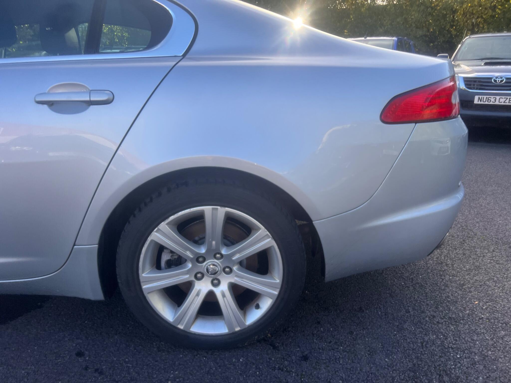 2011 Jaguar XF 3.0d V6 Luxury Auto Euro 5 4dr • 95,964 miles image 32