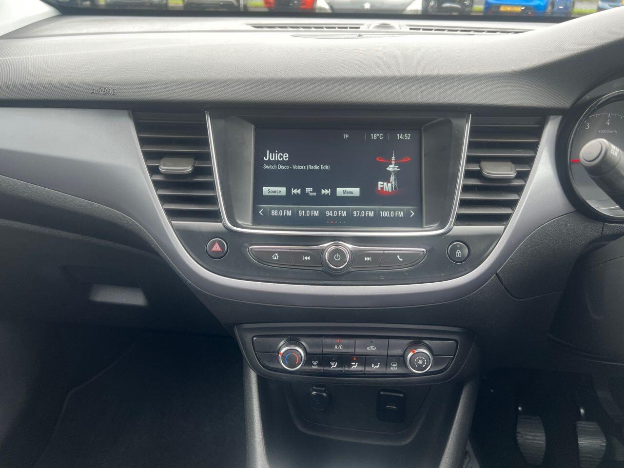 Vauxhall Crossland view 16