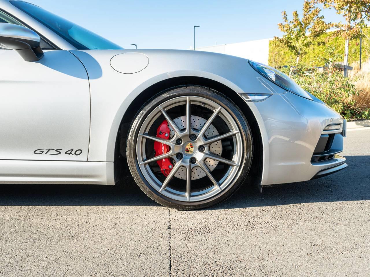 Porsche Cayman view 12