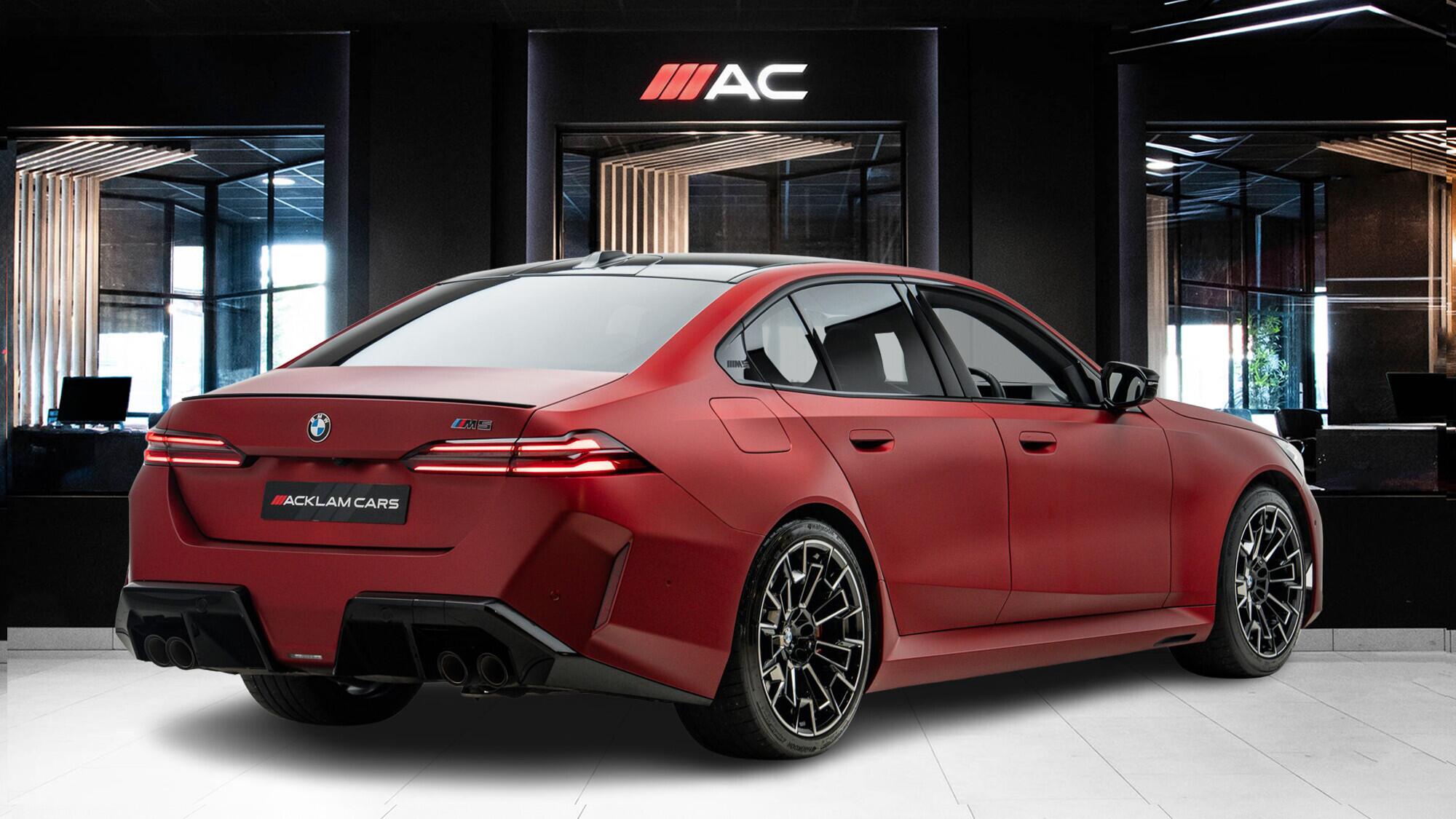 BMW M5 view 4