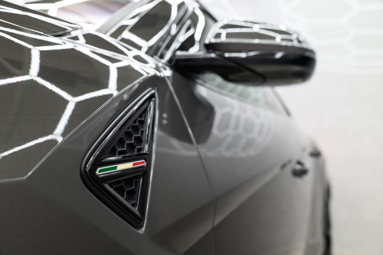 Lamborghini Urus view 22
