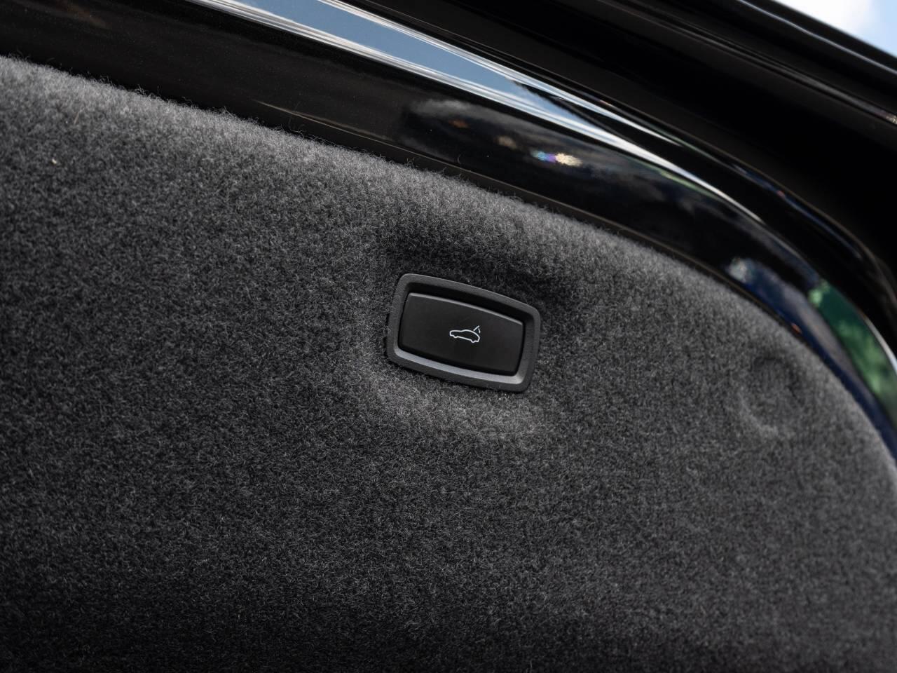 Porsche Taycan view 38