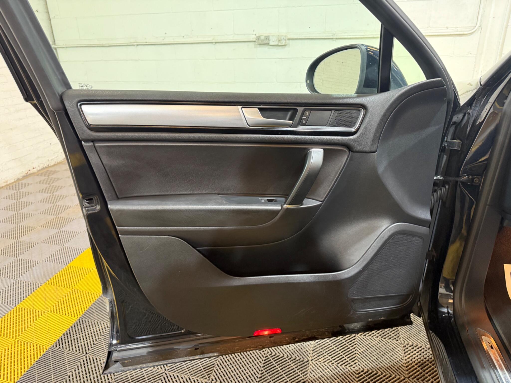 Volkswagen Touareg view 53