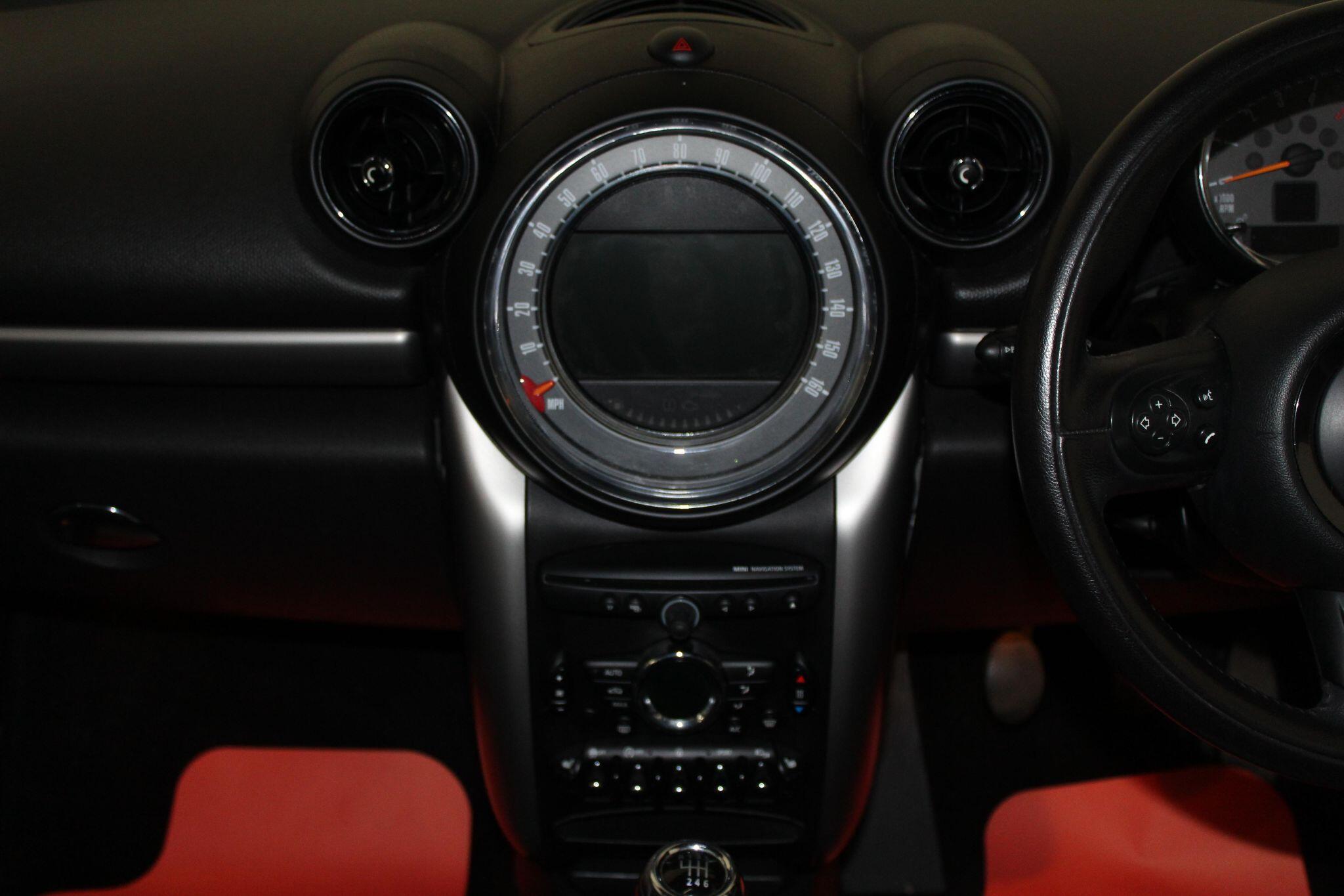 Mini Countryman view 33