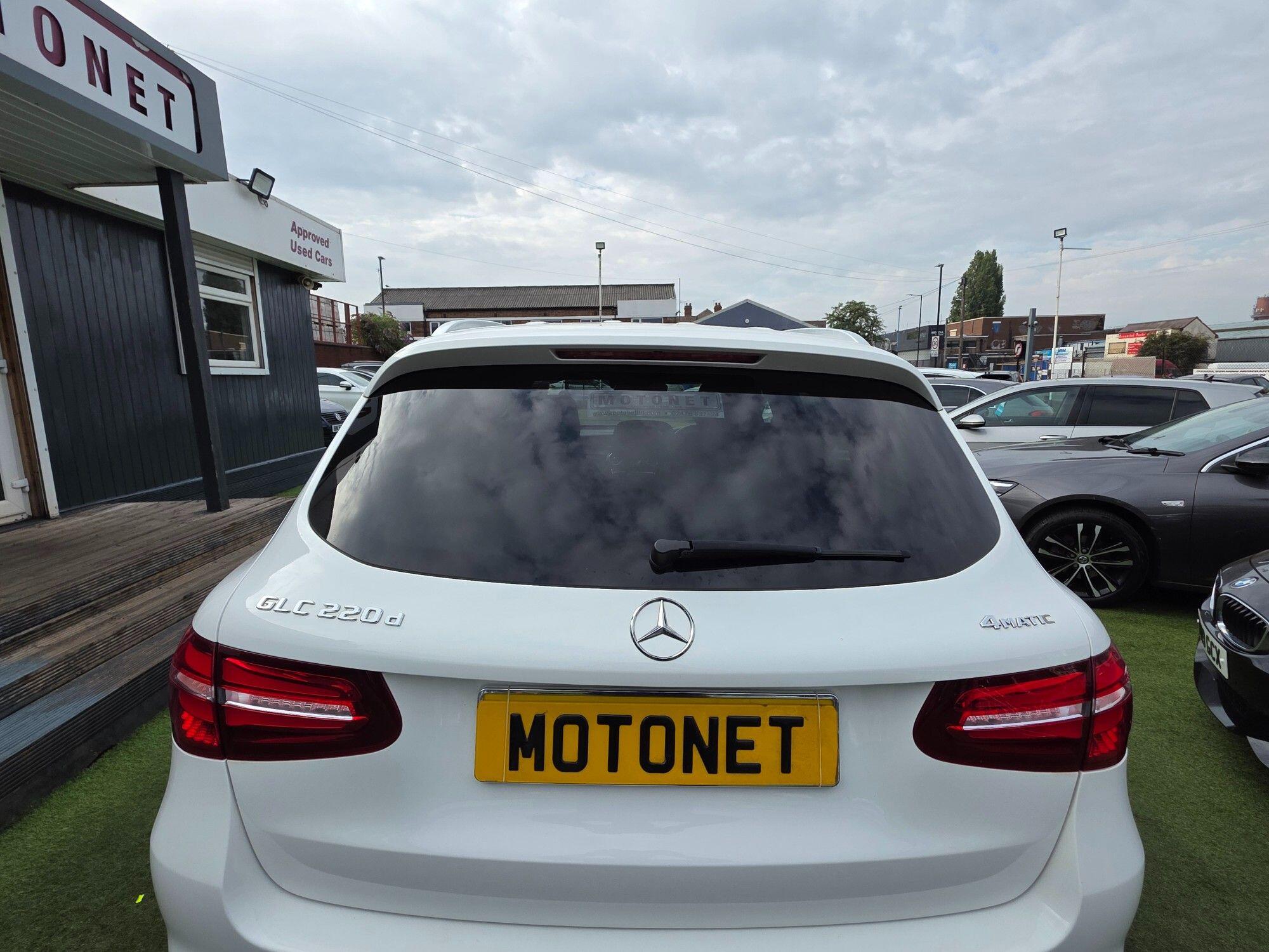 Mercedes-Benz GLC view 22
