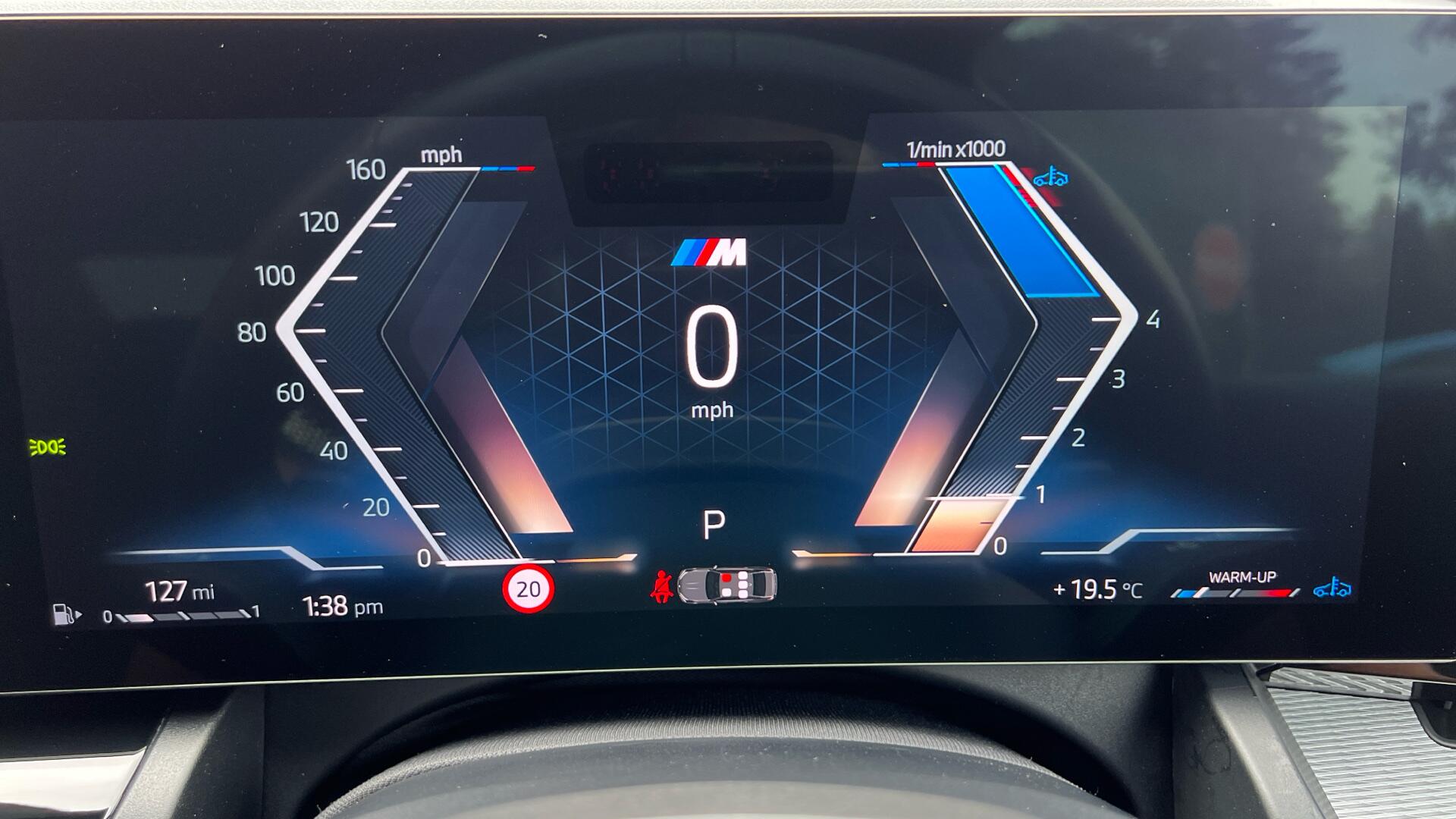 BMW 5 Series view 9