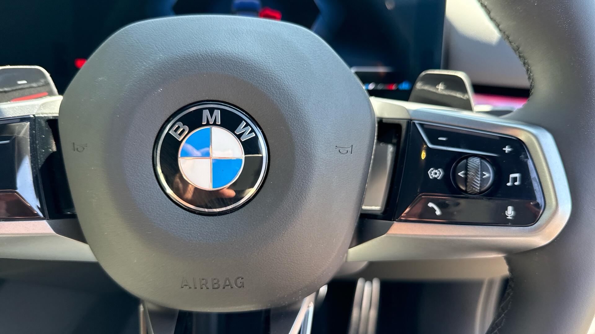 BMW 5 Series view 18