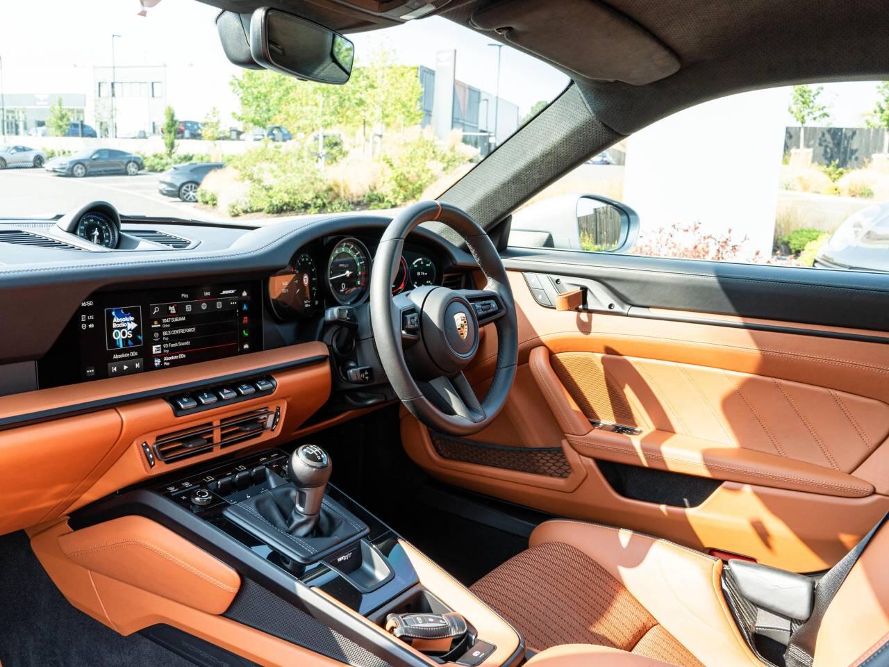 Porsche 911 view 30