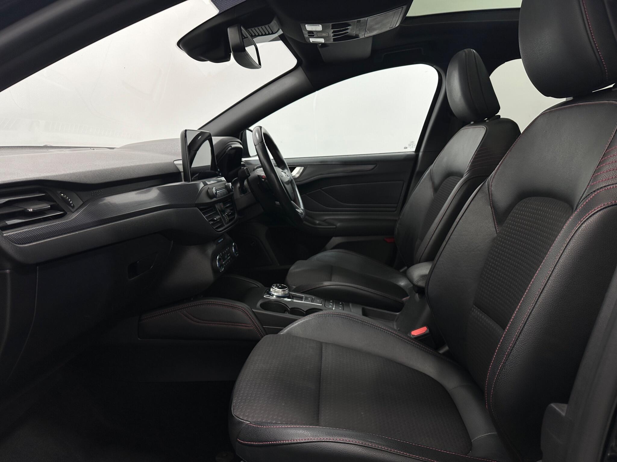 Ford Focus view 32