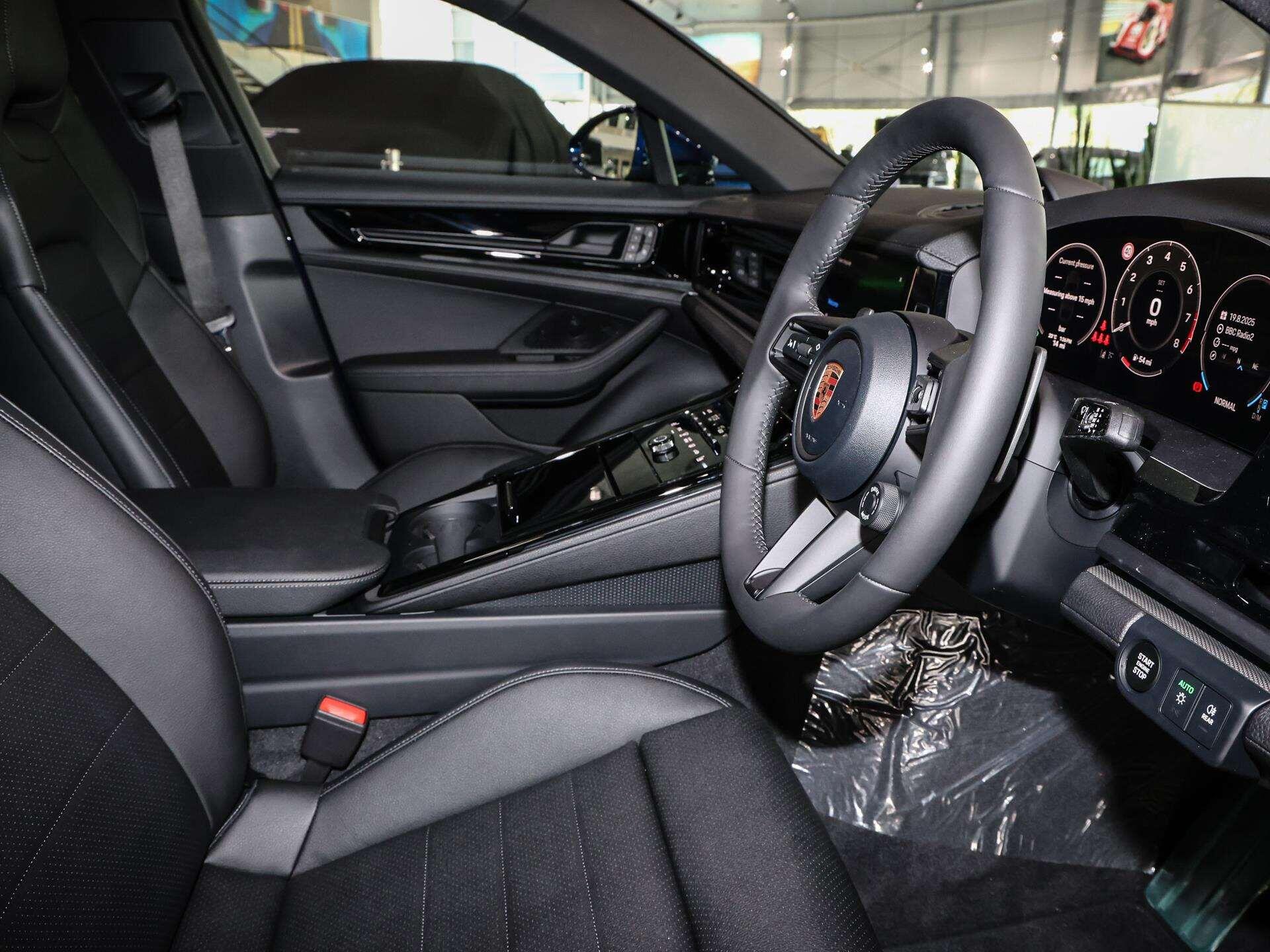Porsche Panamera view 11