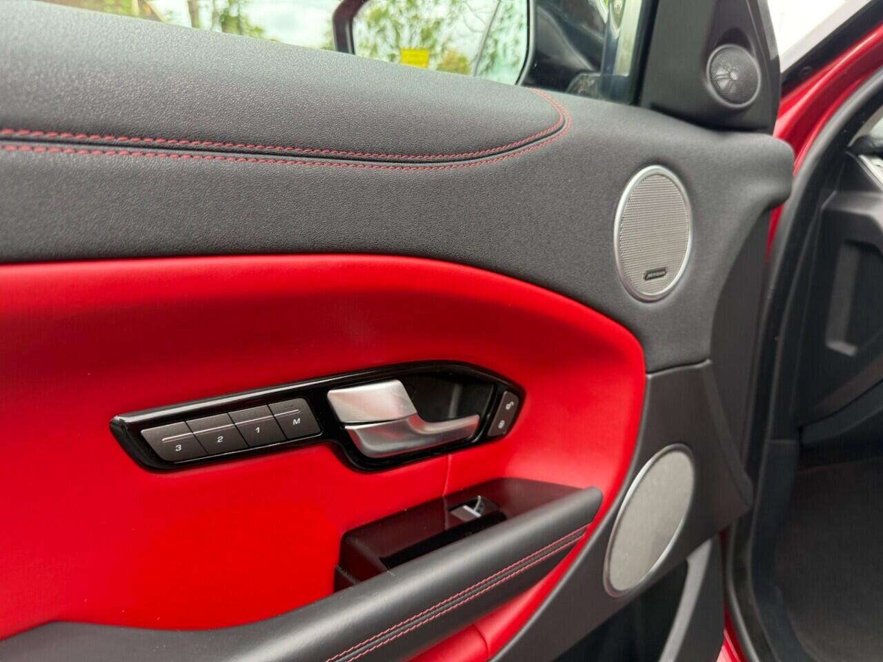 Land Rover Range Rover Evoque view 26