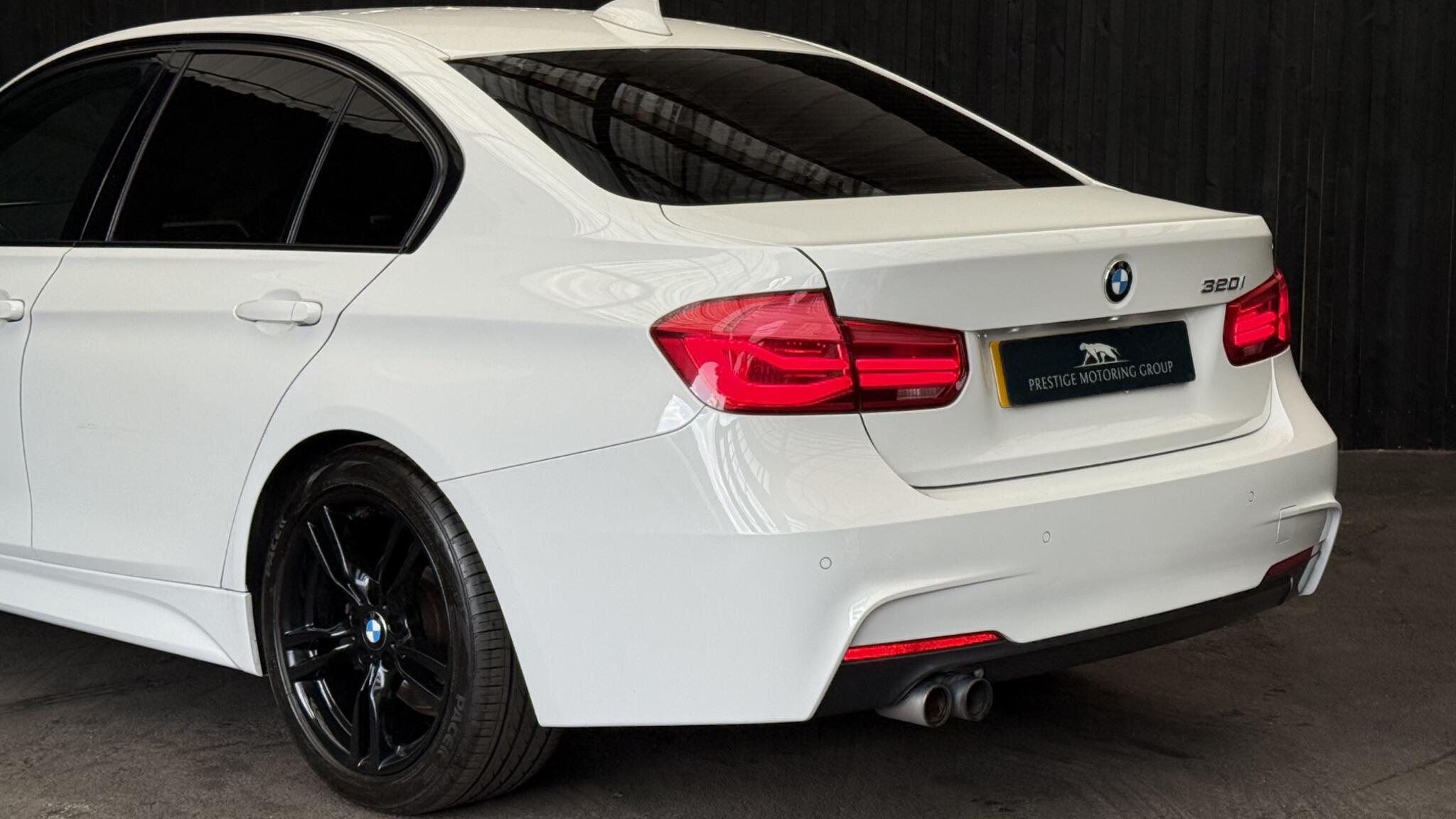 BMW 3 Series view 20