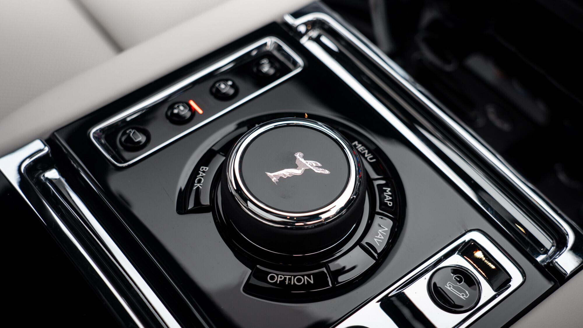 Rolls-Royce Cullinan view 54