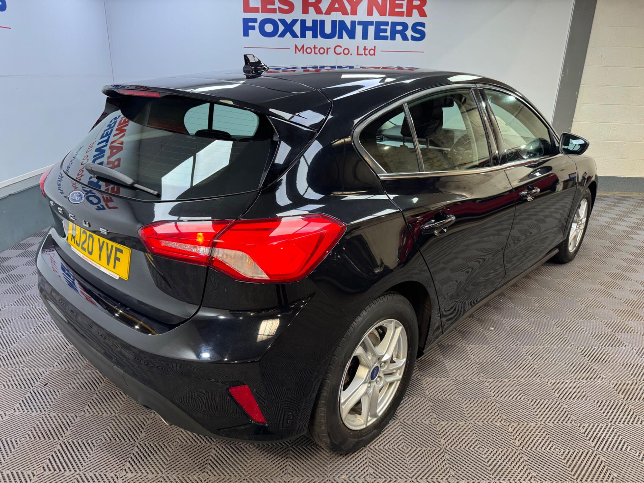 Ford Focus view 20