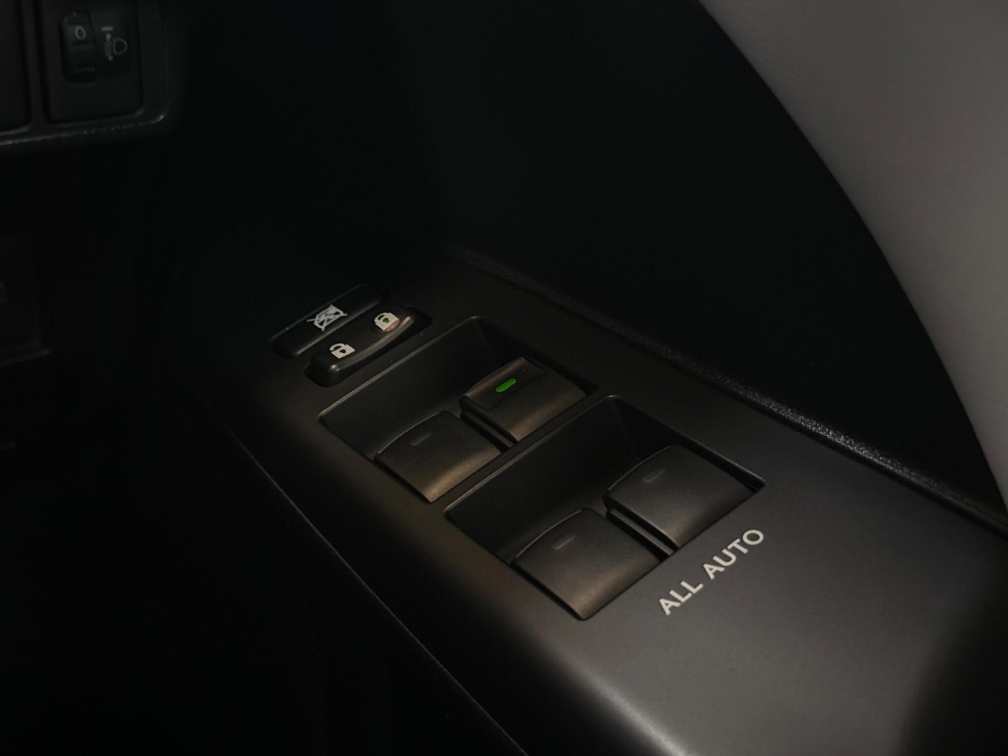 Lexus CT view 18