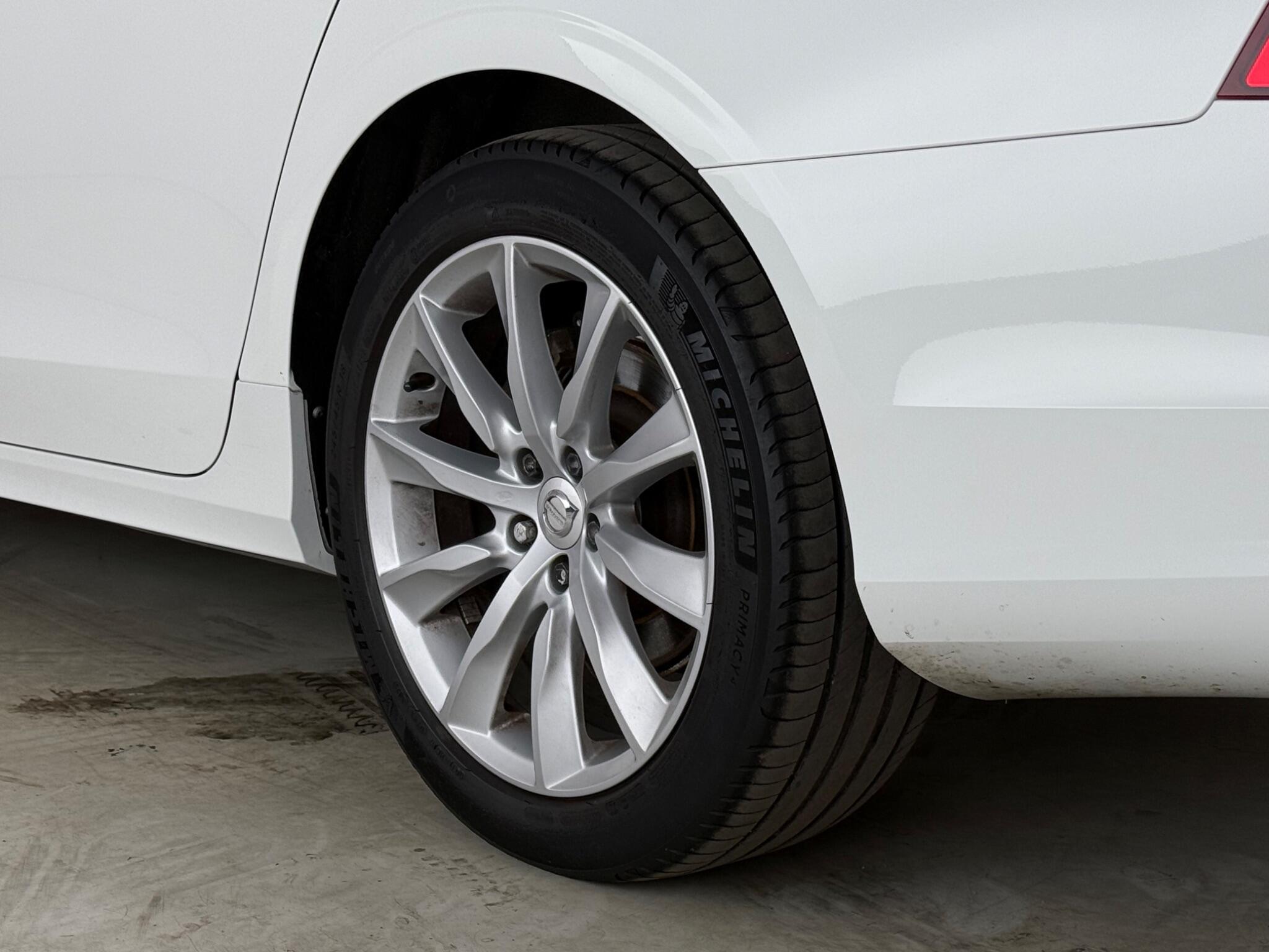 Volvo S90 view 9