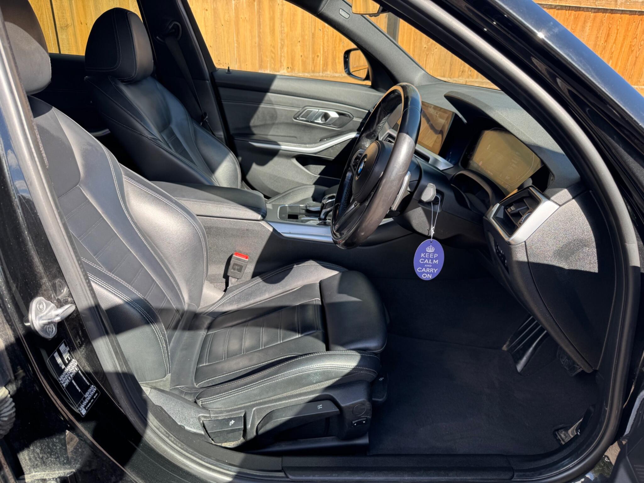 BMW 3 Series view 21