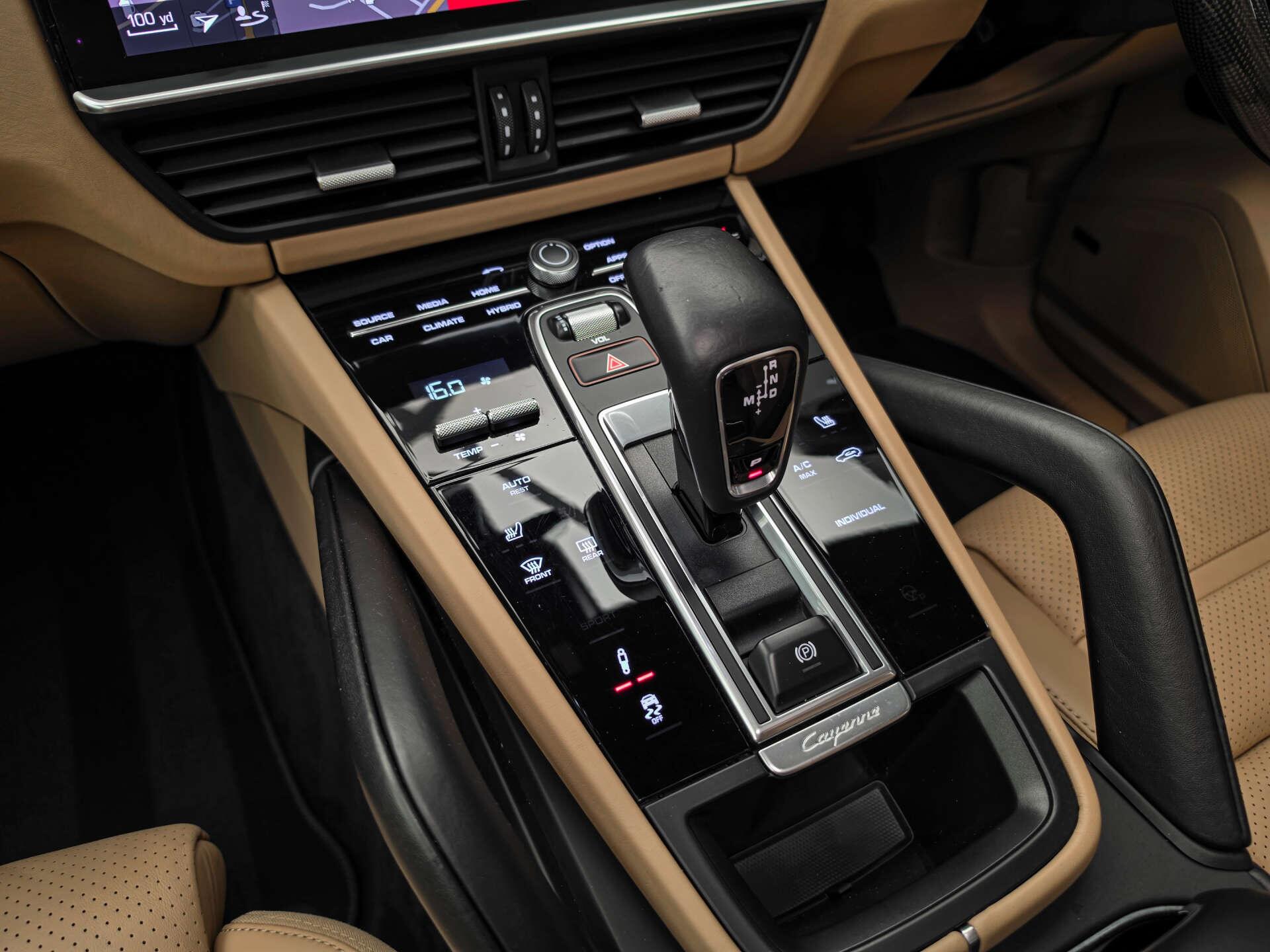 Porsche Cayenne view 24