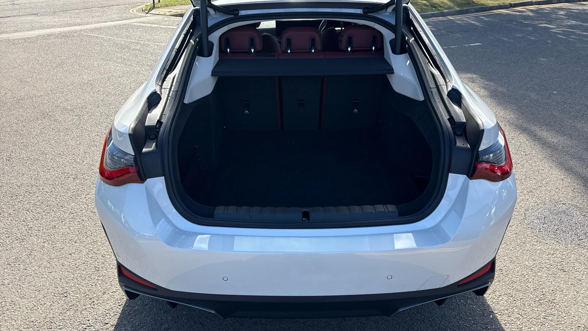 BMW i4 view 13