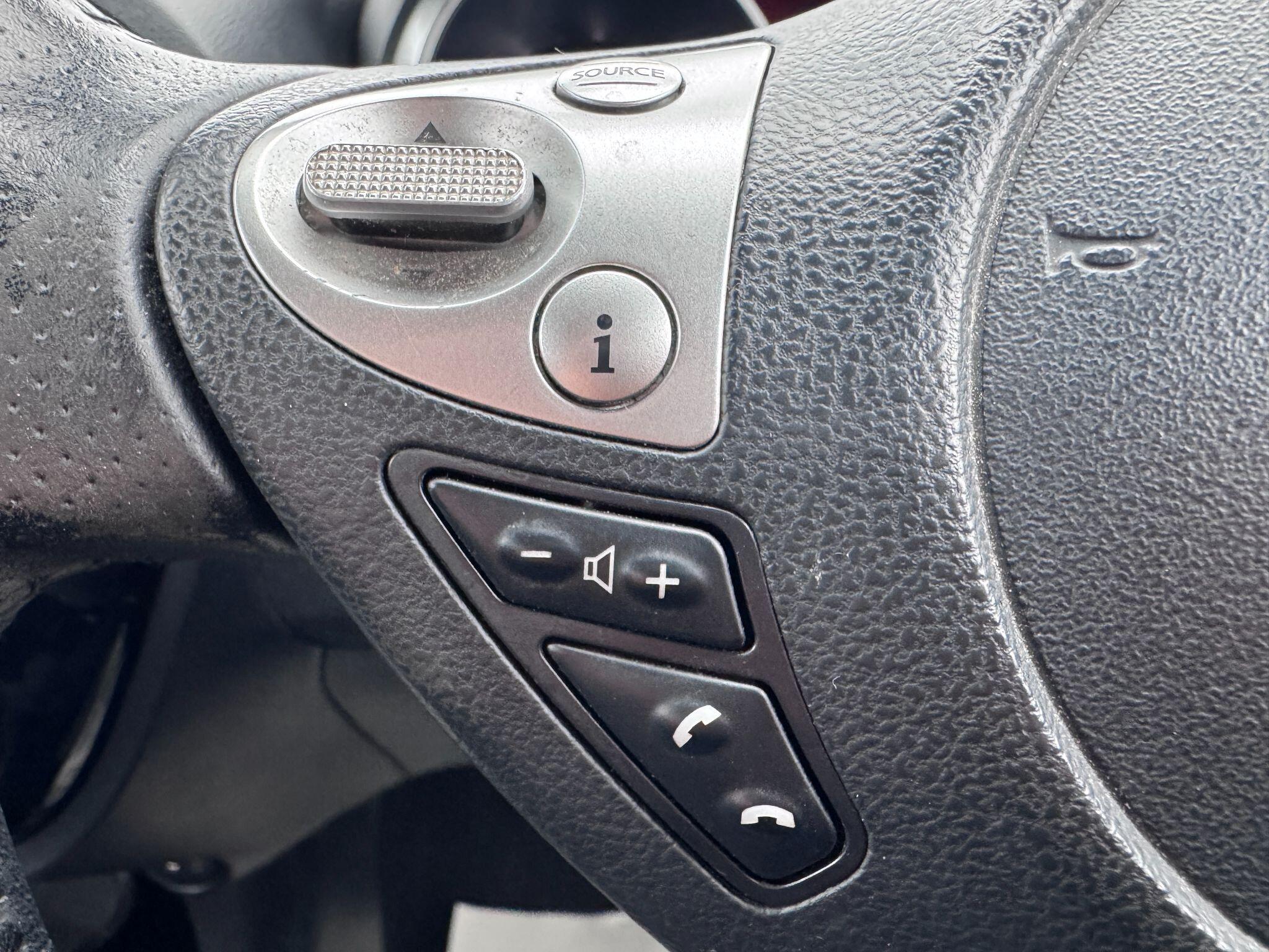 2016 Nissan Juke image 43