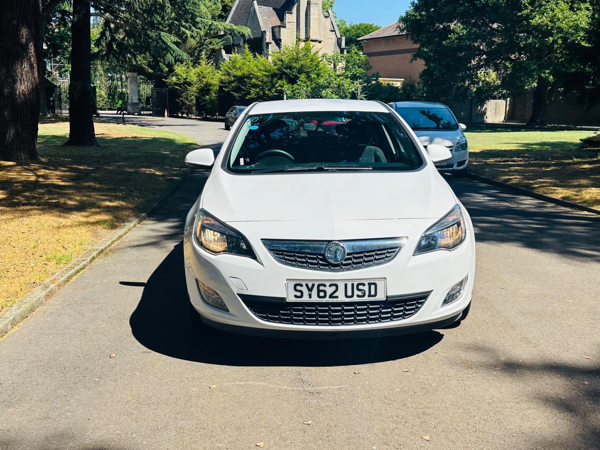 Vauxhall Astra view 4