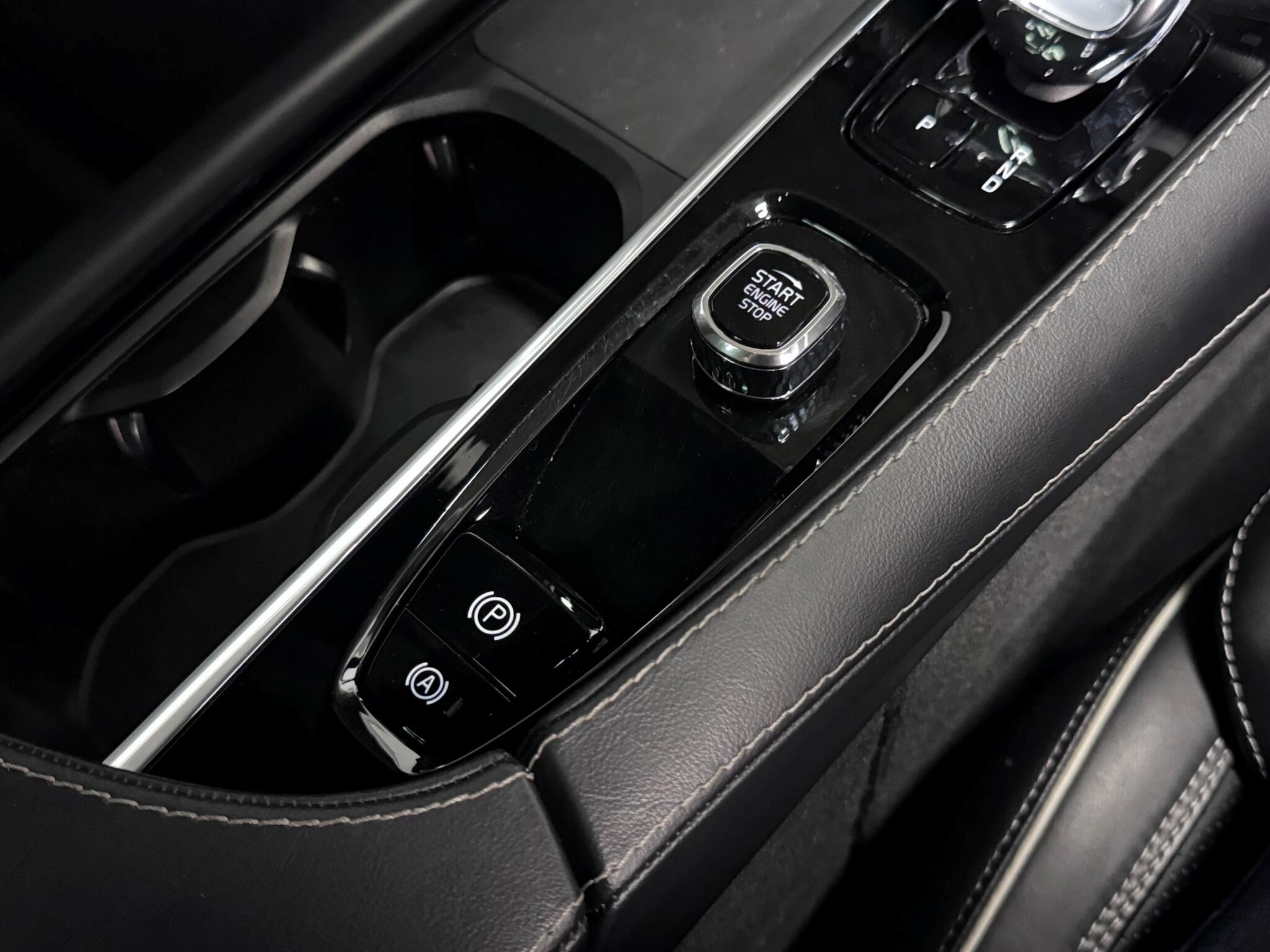 Volvo XC90 view 43