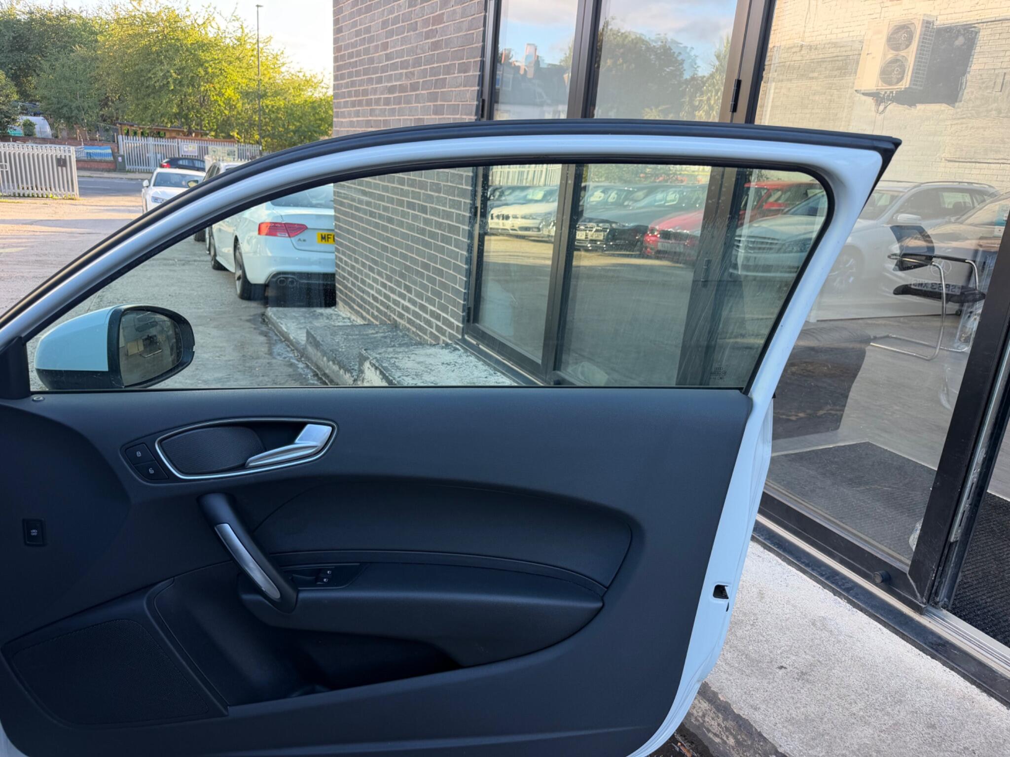 Audi A1 view 8
