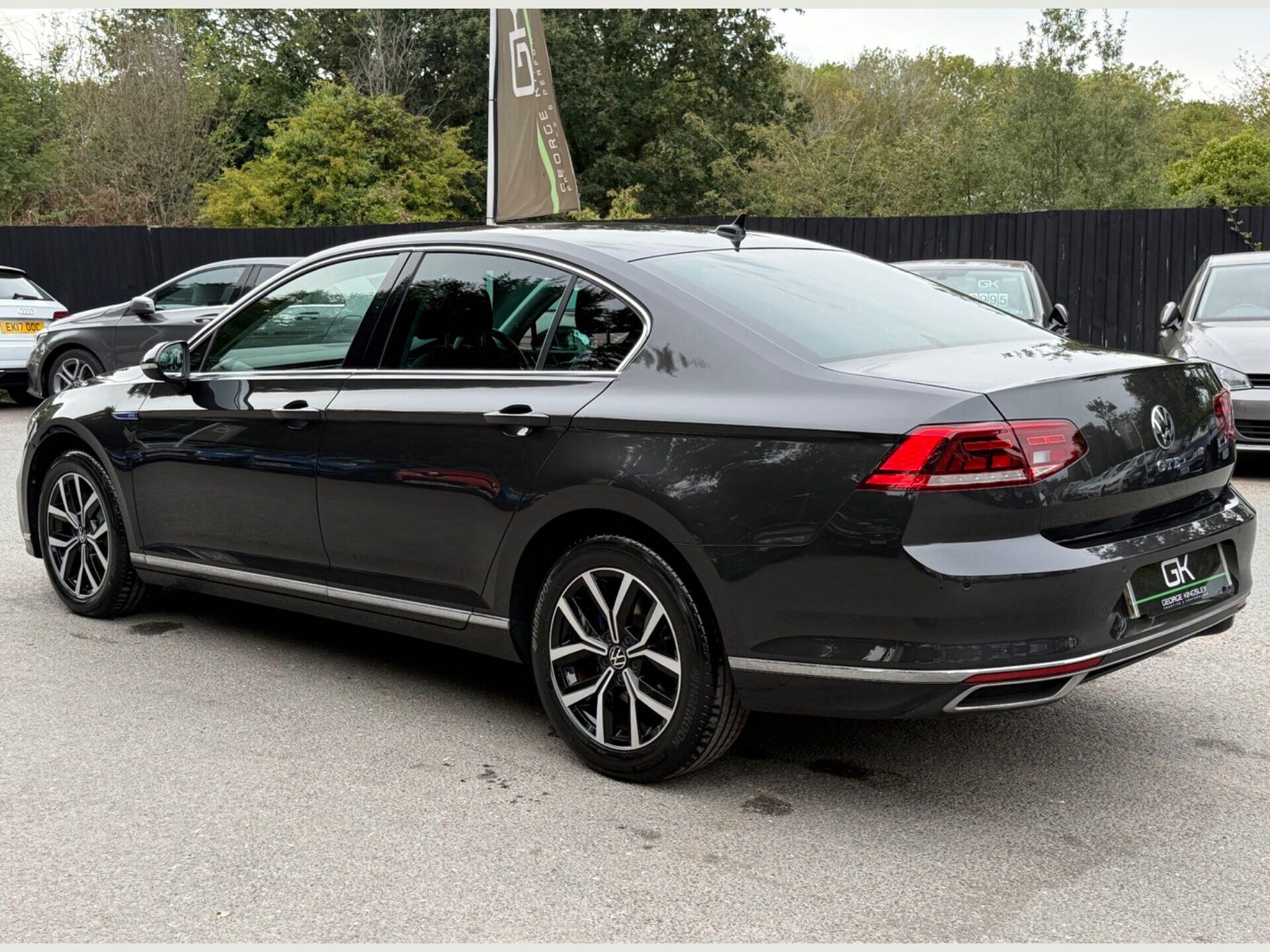 Volkswagen Passat view 2