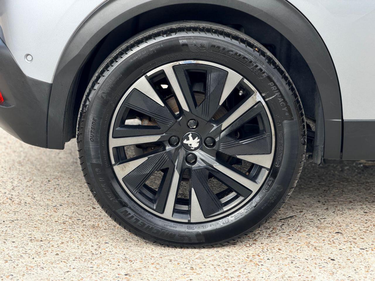 Peugeot E-2008 view 14