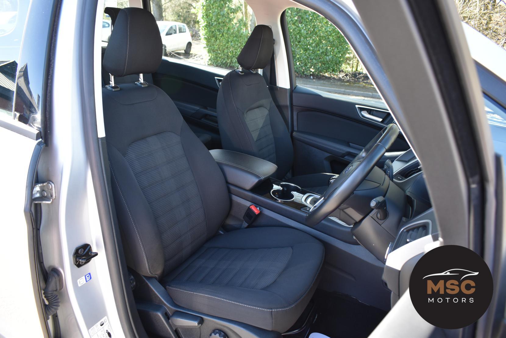 Ford Galaxy view 31