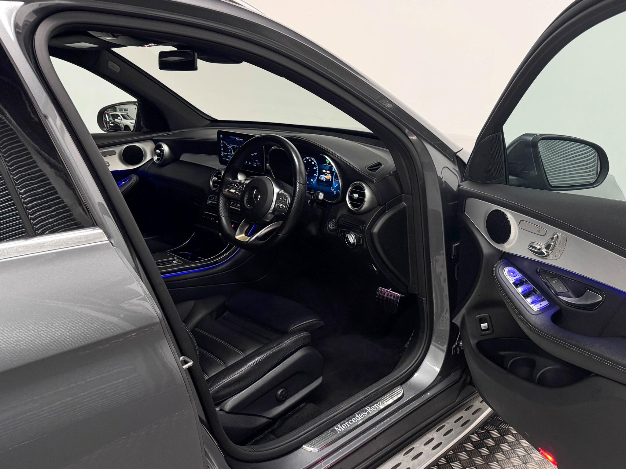 Mercedes-Benz GLC view 29
