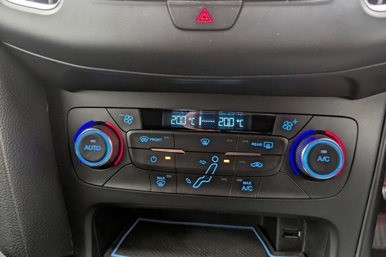 Ford Focus view 34