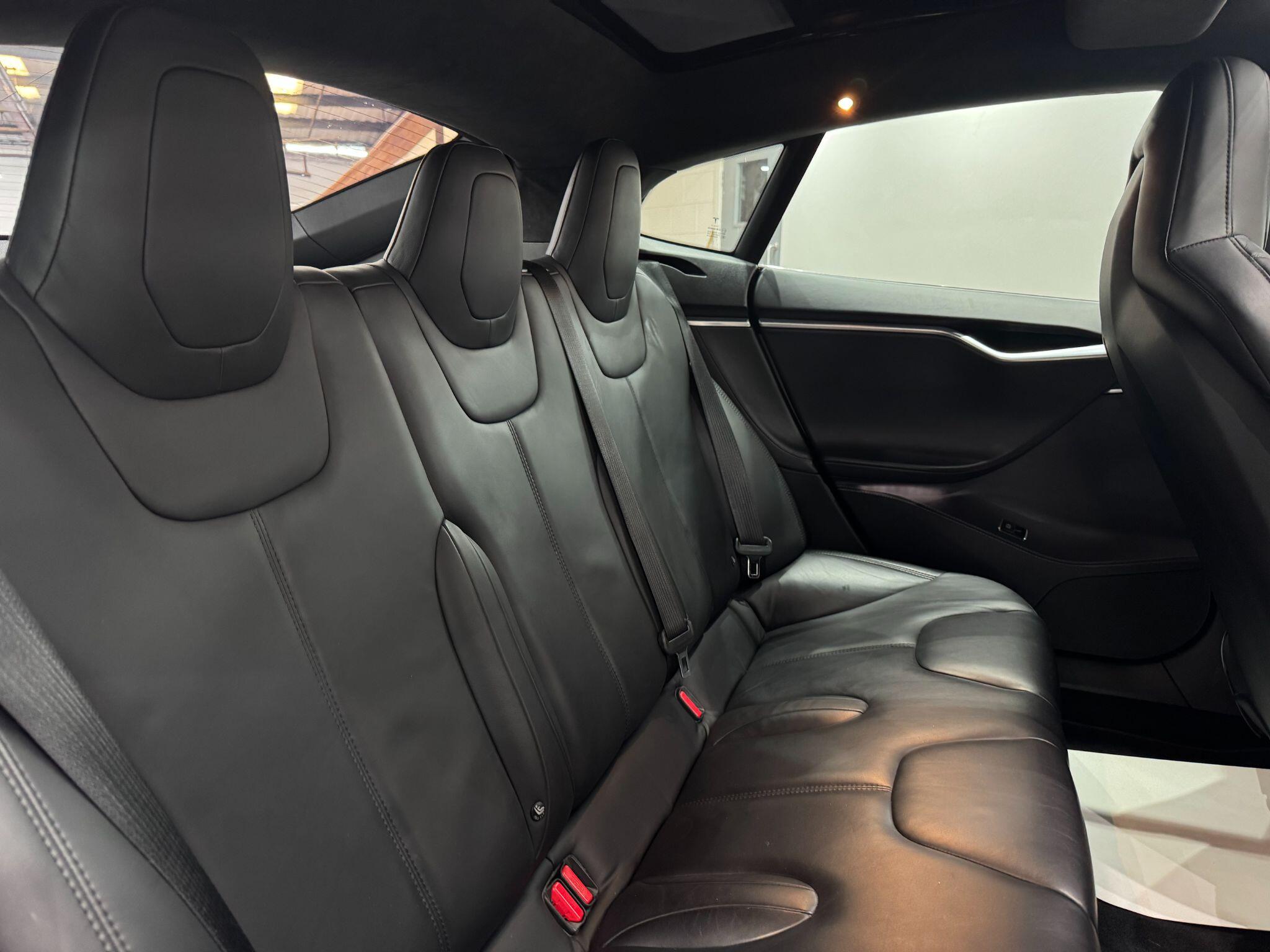 Tesla Model S view 40