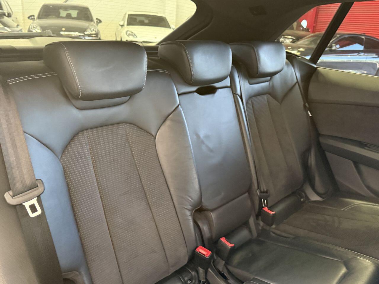 Audi Q8 view 66