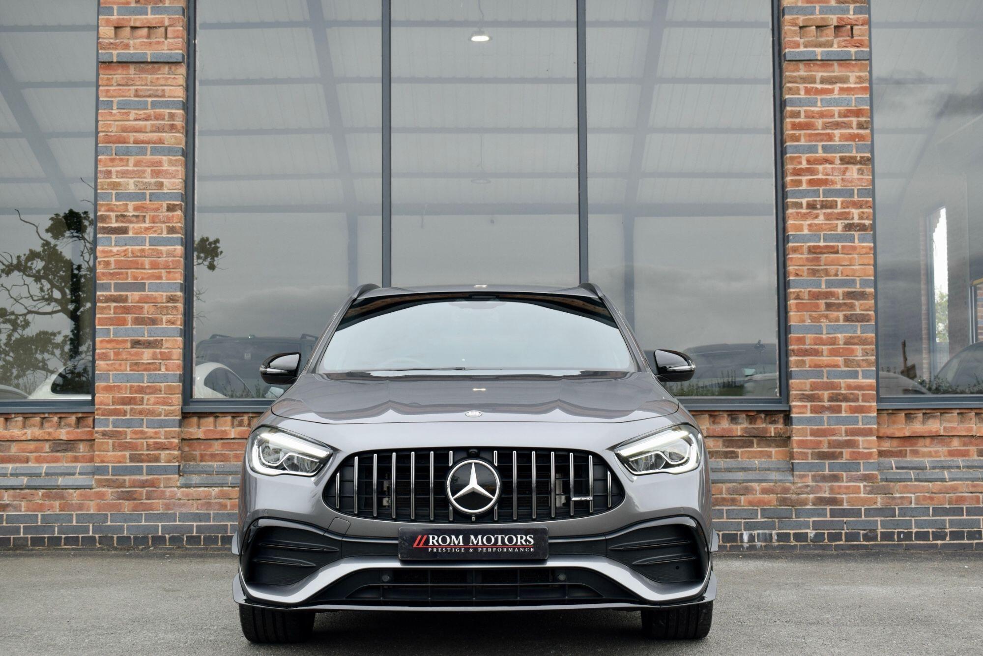 Mercedes-Benz GLA view 4