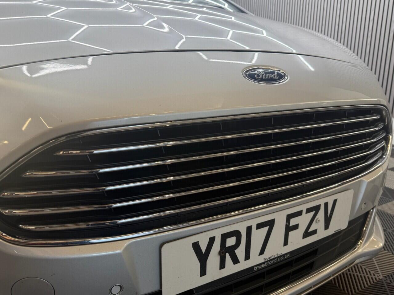 Ford S-Max view 29