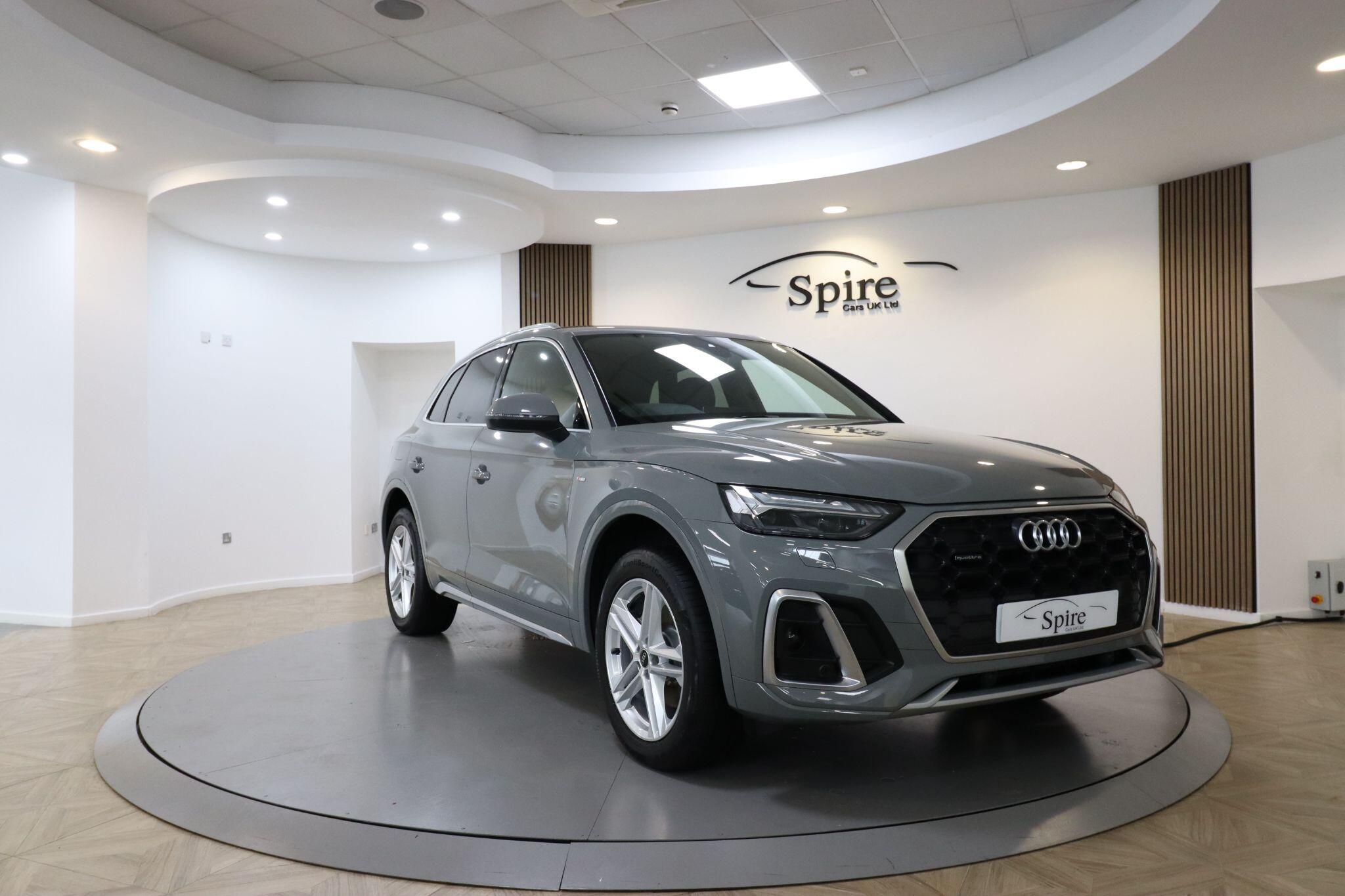 Audi Q5 view 3