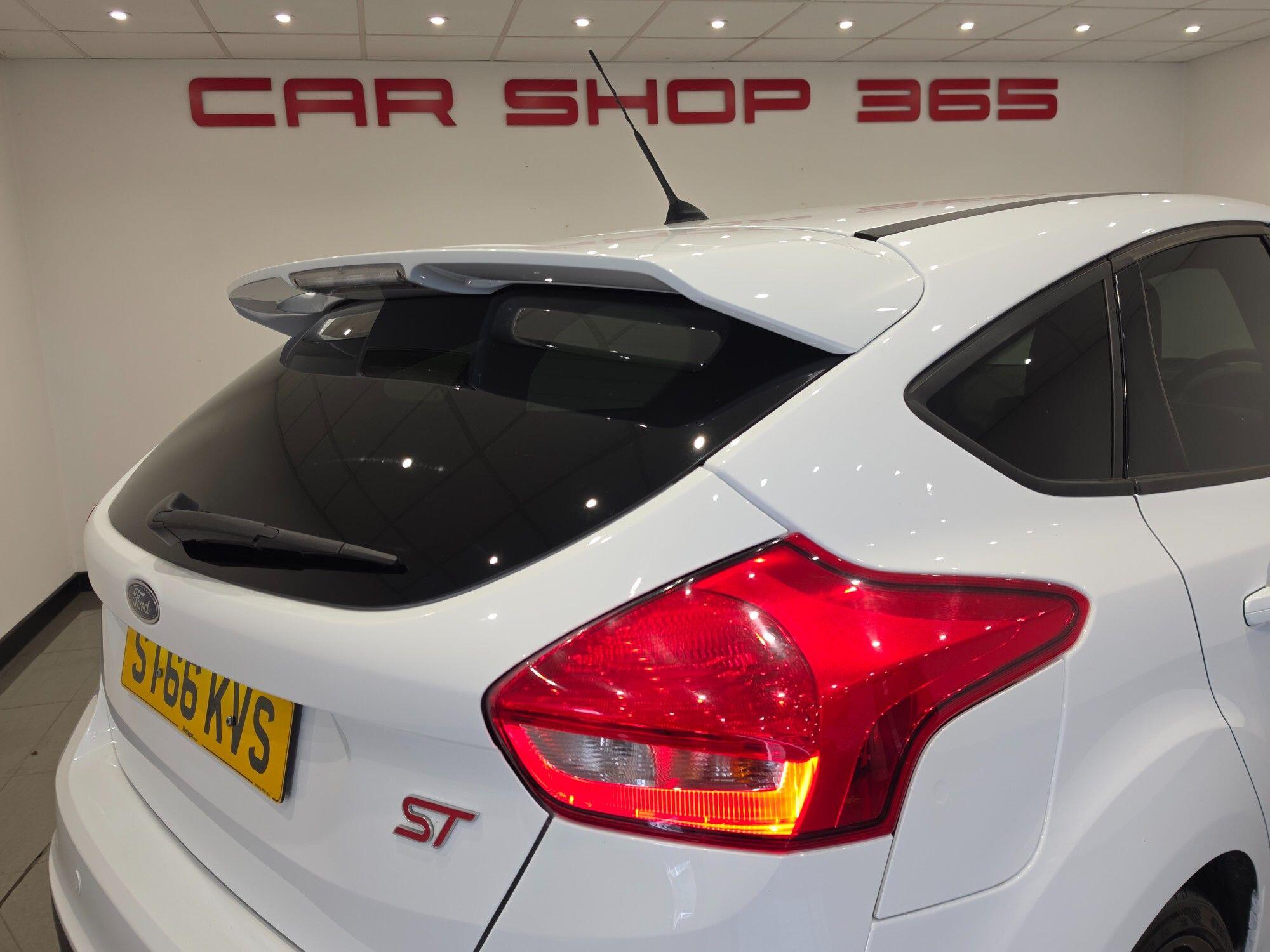 Ford Focus view 55