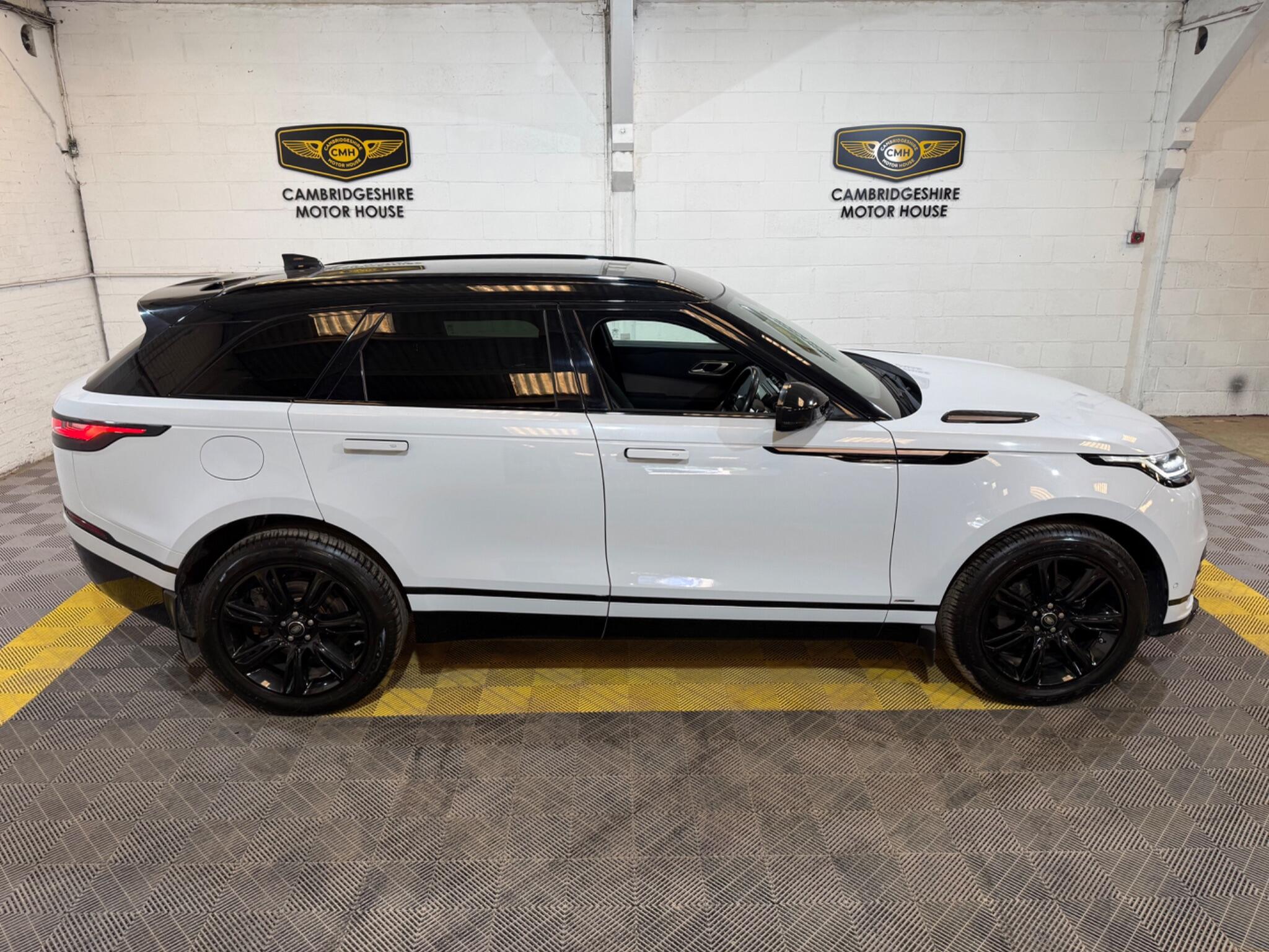 Land Rover Range Rover Velar view 25