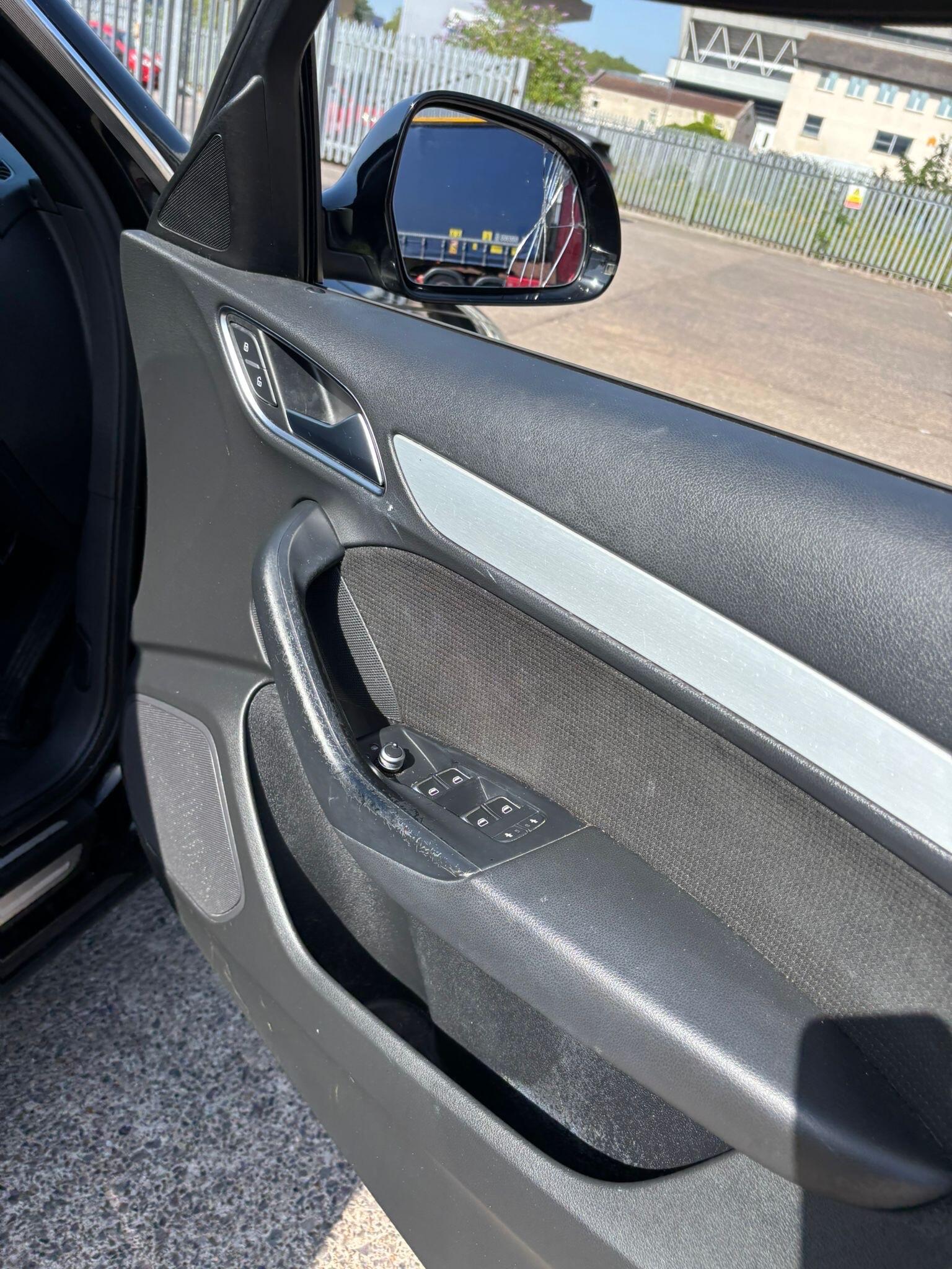 Audi Q3 view 32