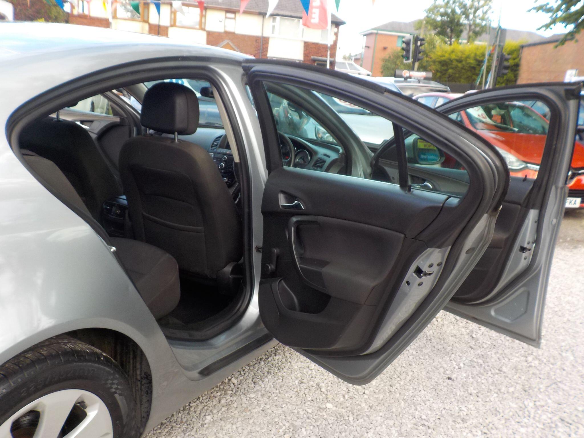Vauxhall Insignia 2.0 CDTi ecoFLEX Tech Line Euro 5 (s/s) 5dr