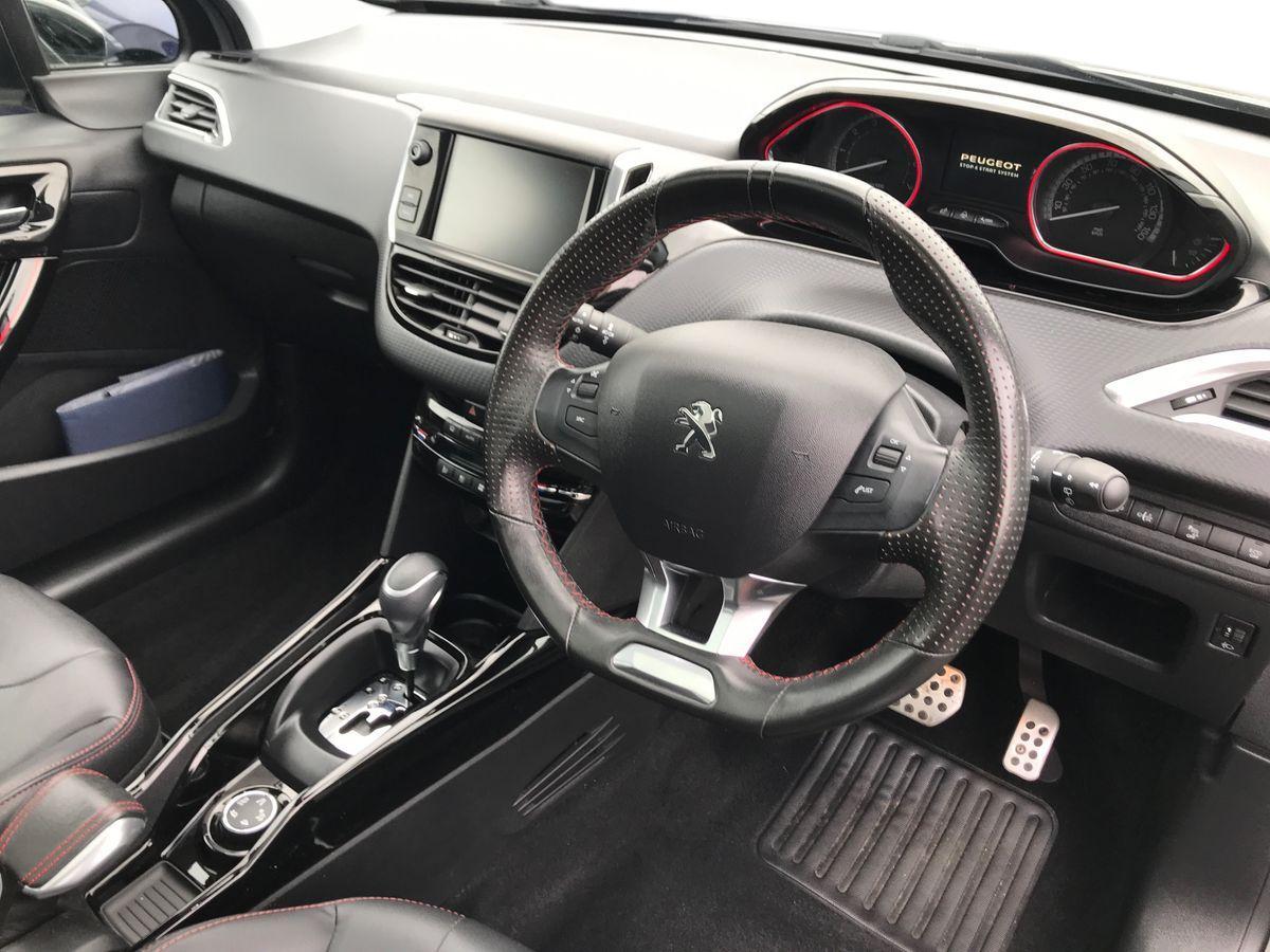 Peugeot 2008 view 3