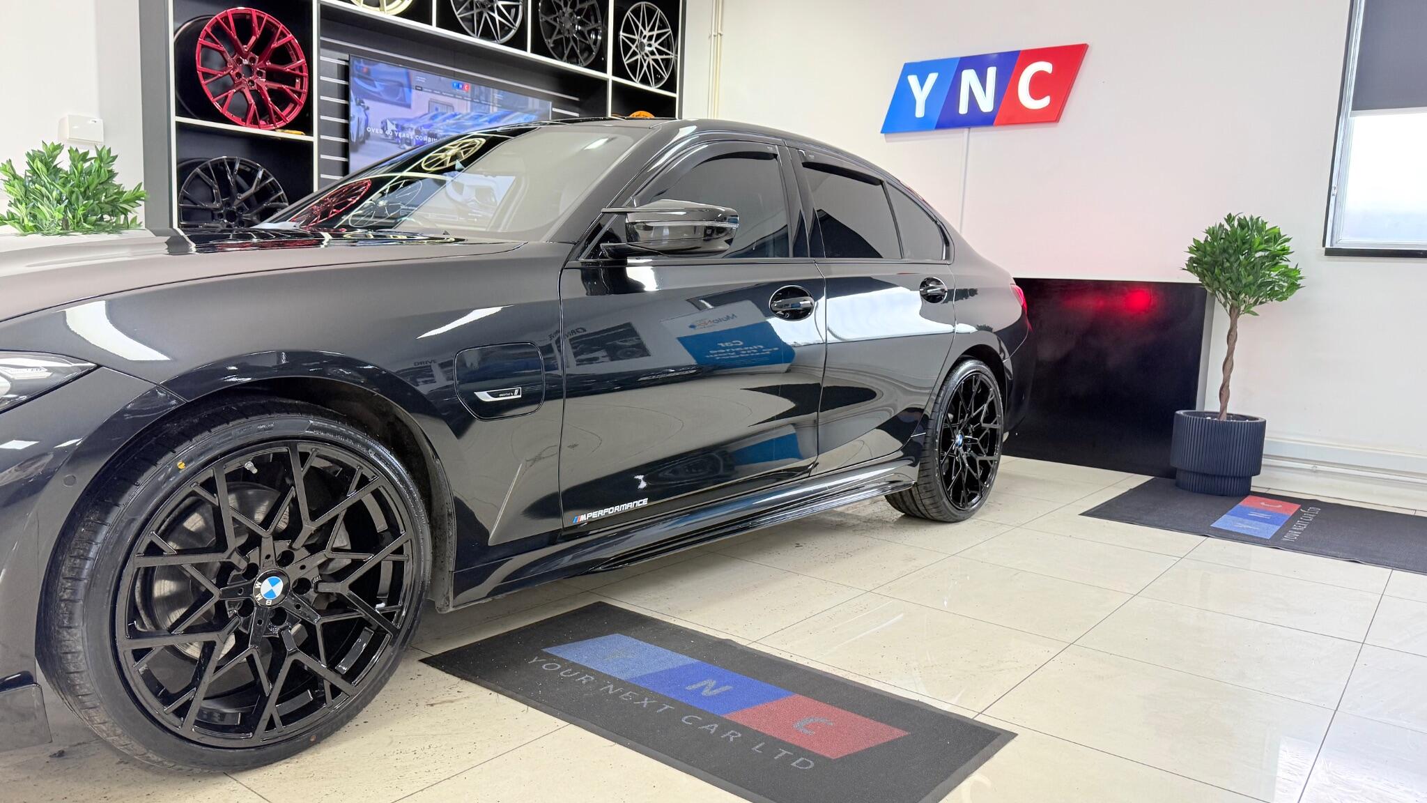 BMW 3 Series view 8