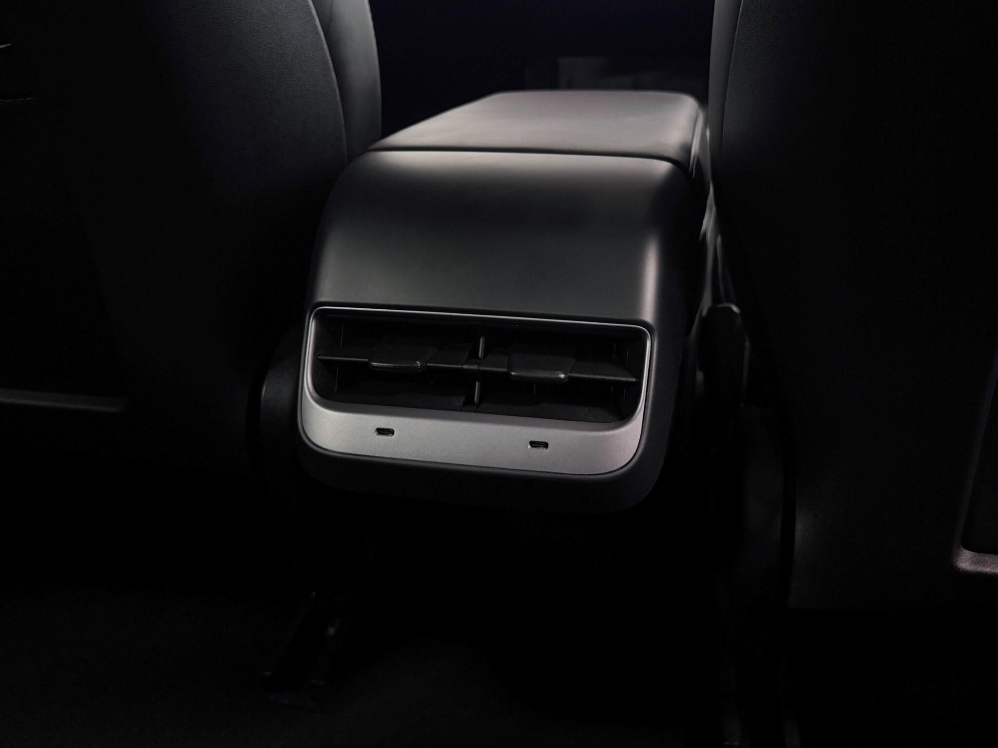 Tesla Model 3 view 18