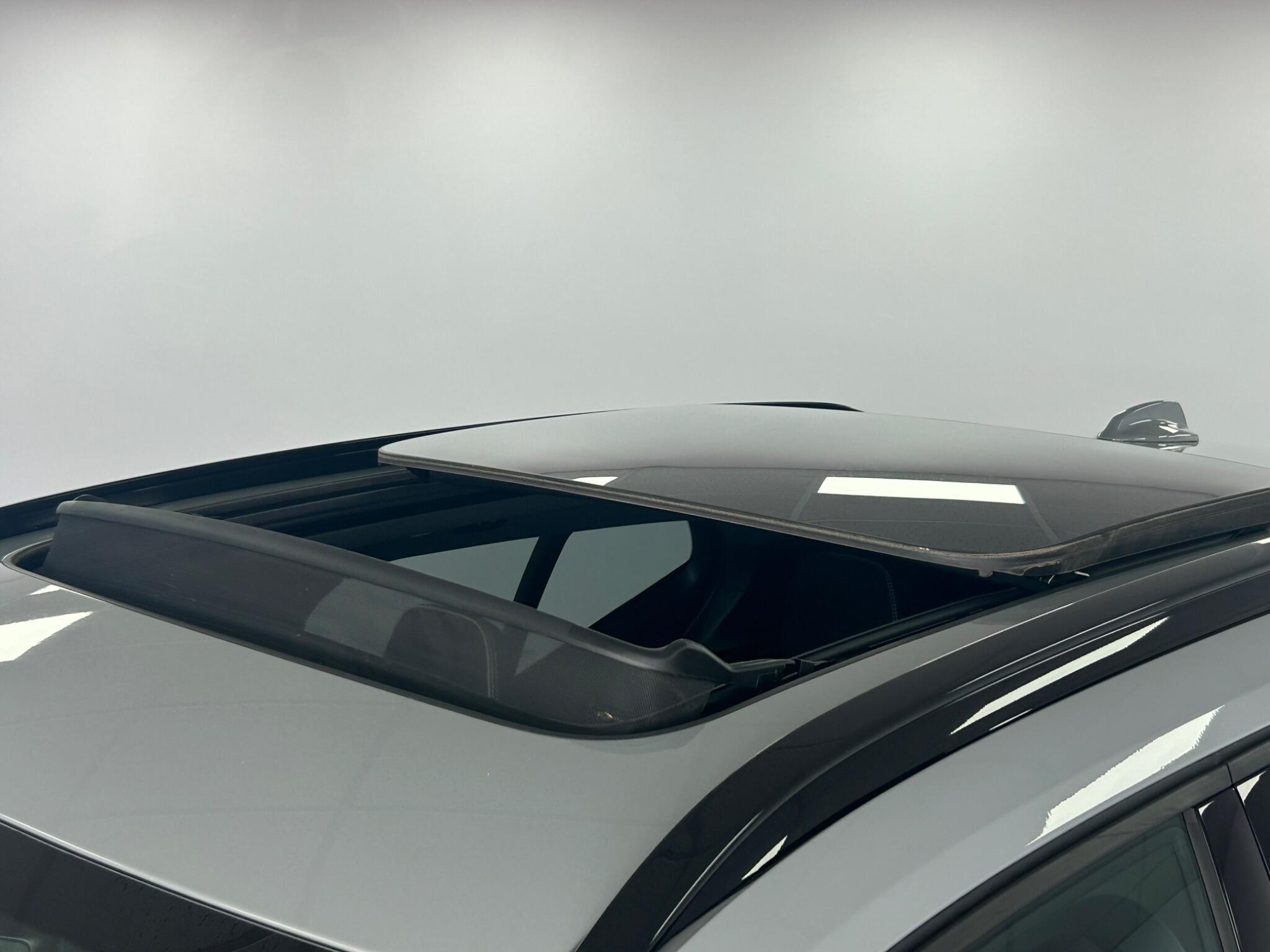 Volvo XC40 view 3