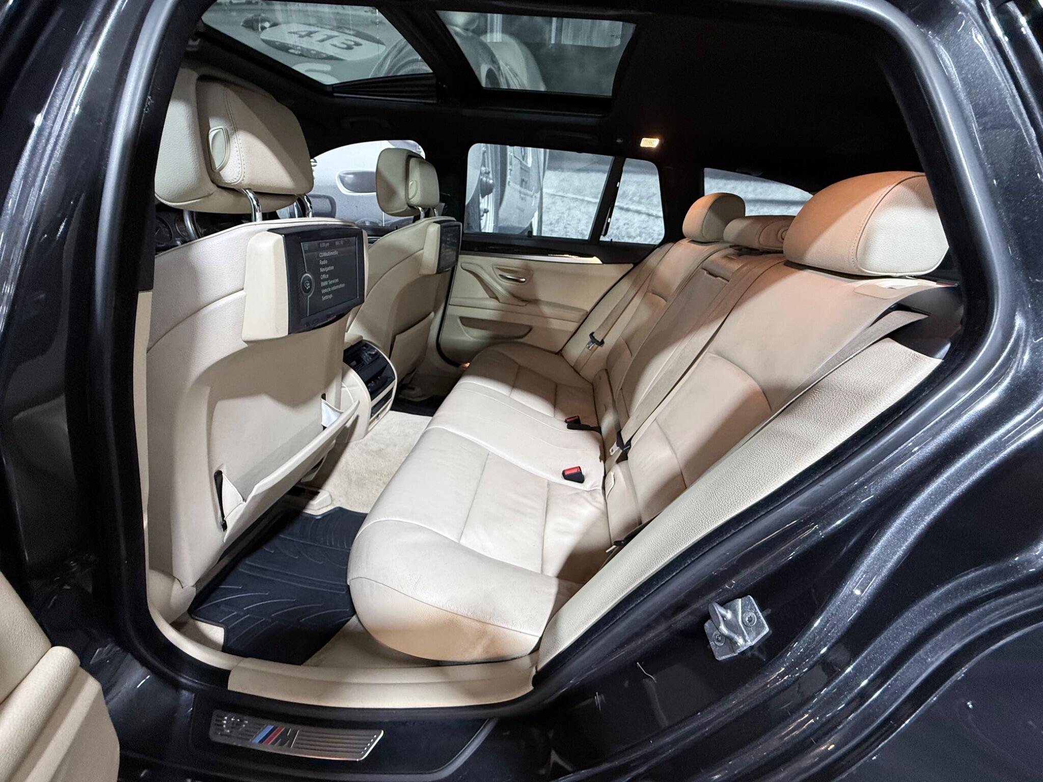 BMW 5 Series view 16