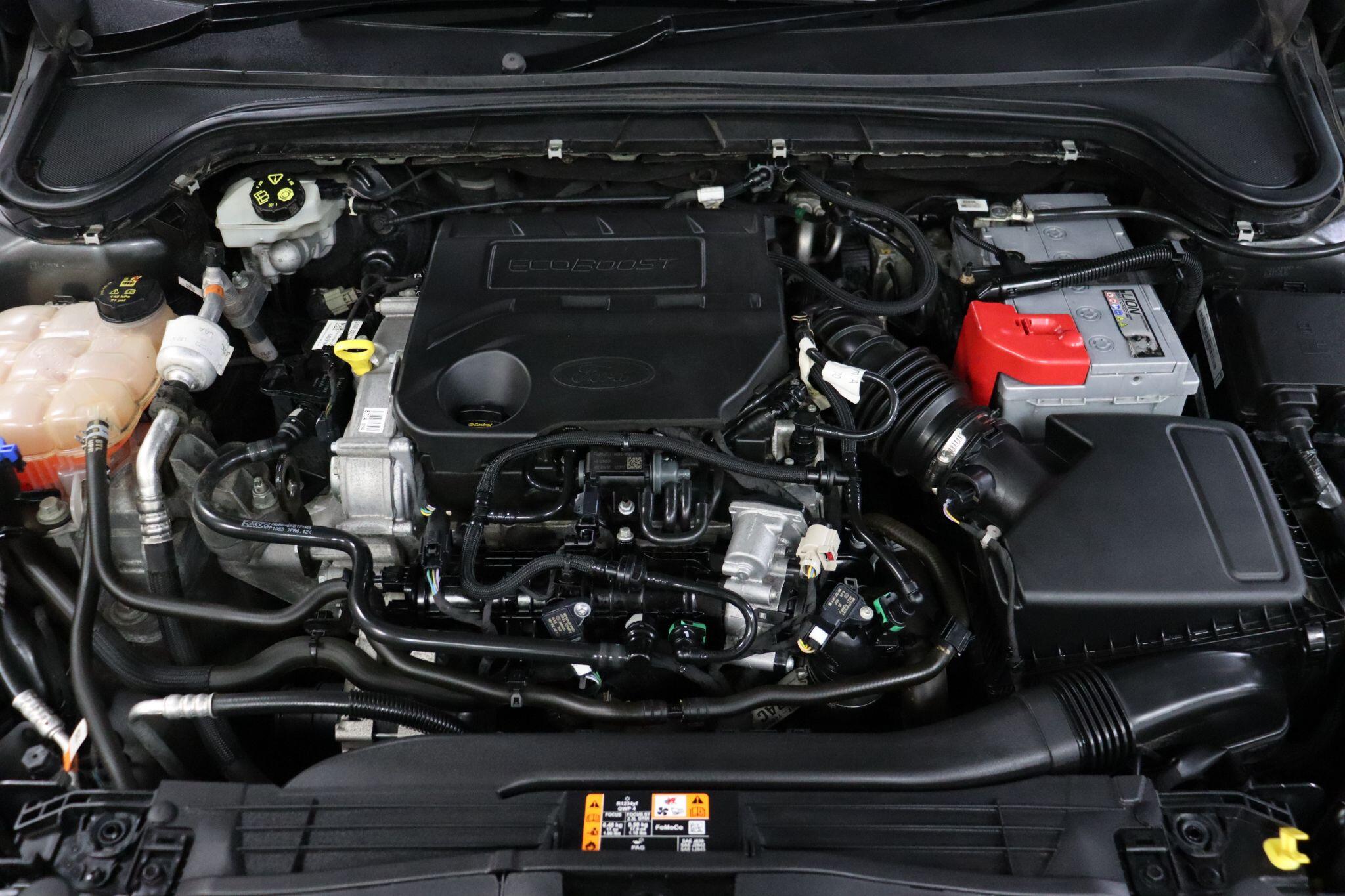 Ford Focus view 45