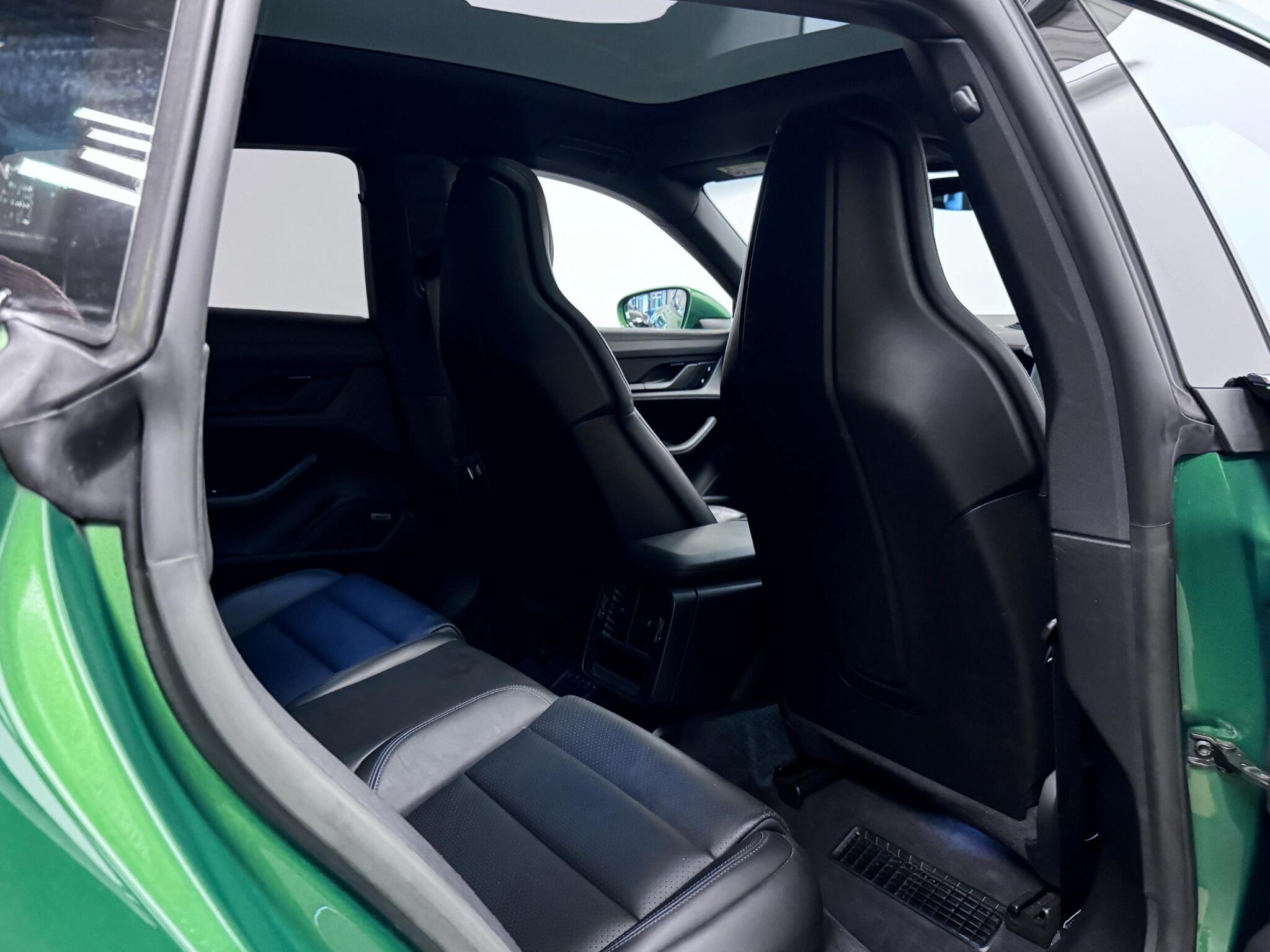 Porsche Taycan view 35