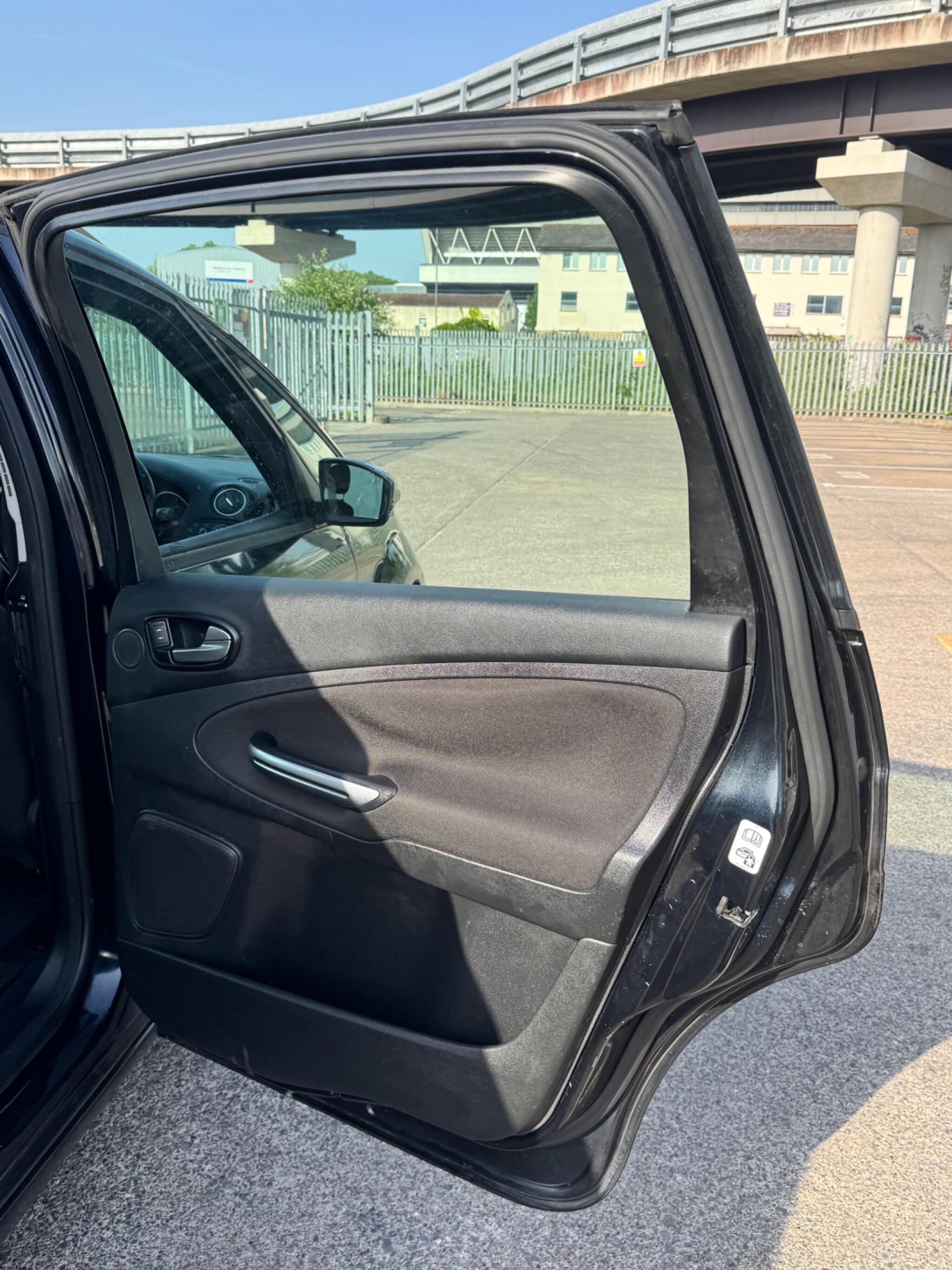 Ford S-Max view 38