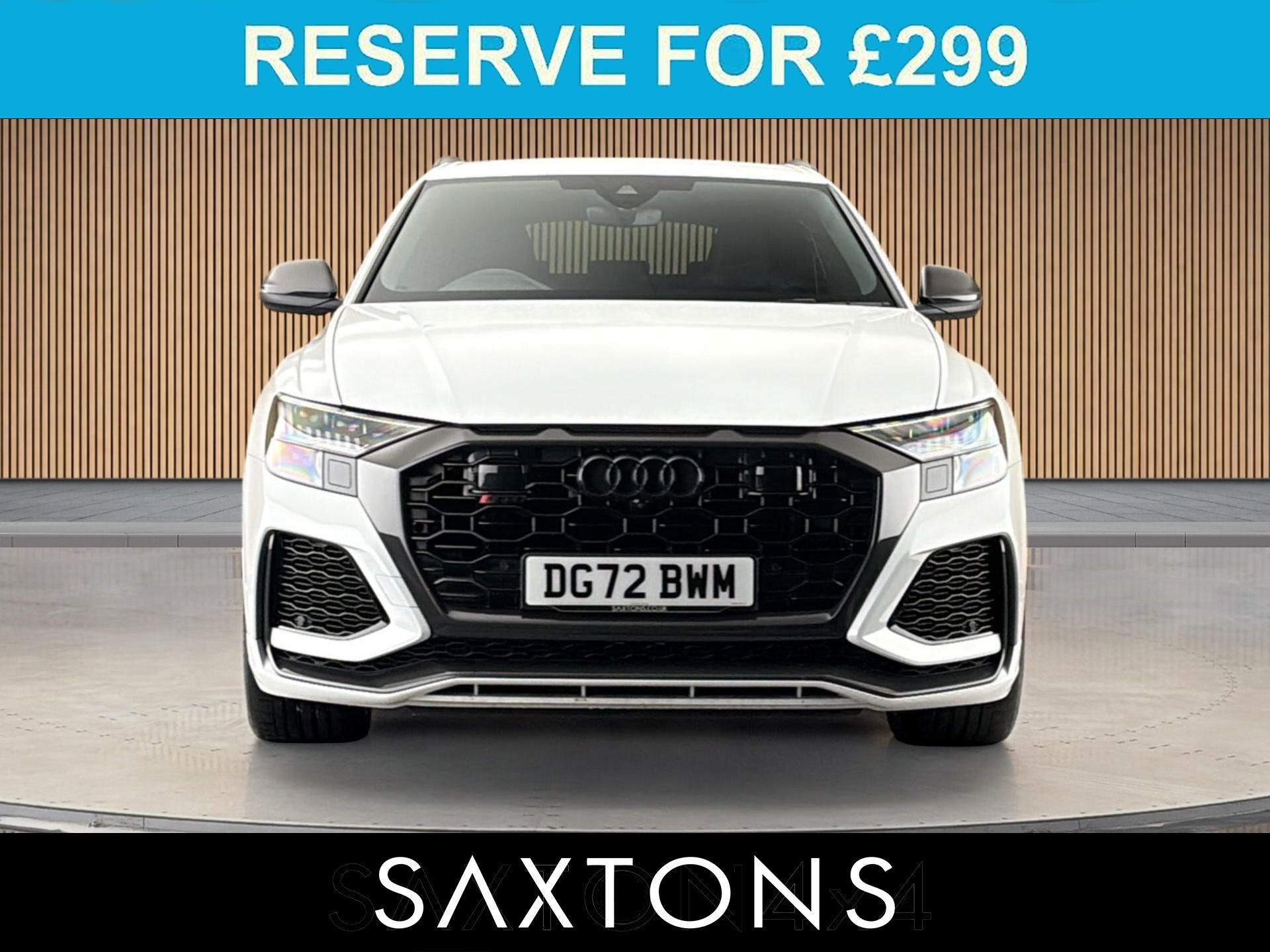 Audi RS Q8 view 3
